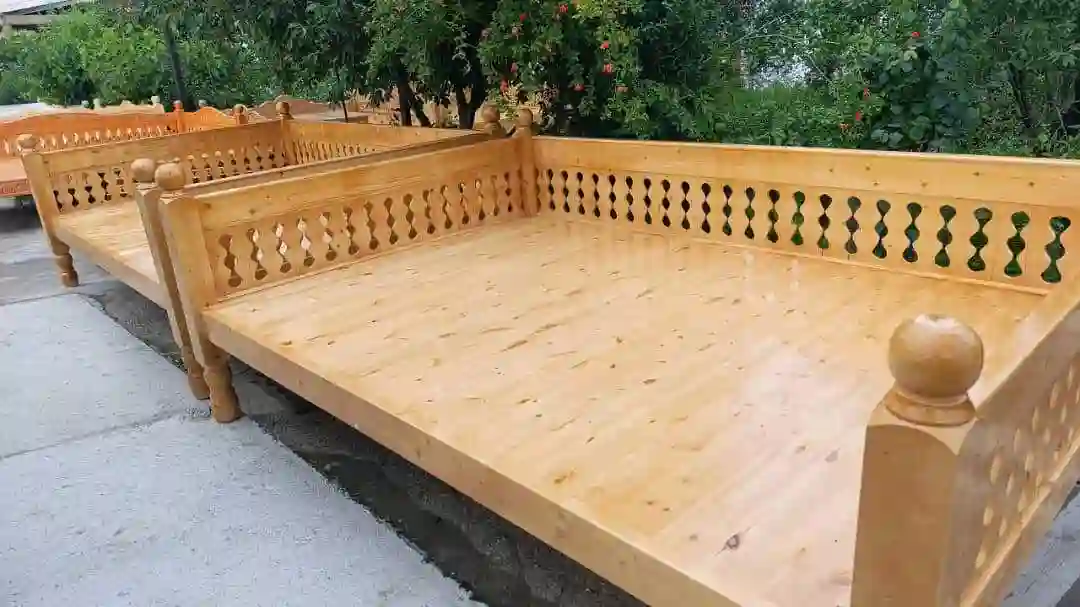 Кати кандакорӣ фасон таёр ҳаст размери 2ба 3 