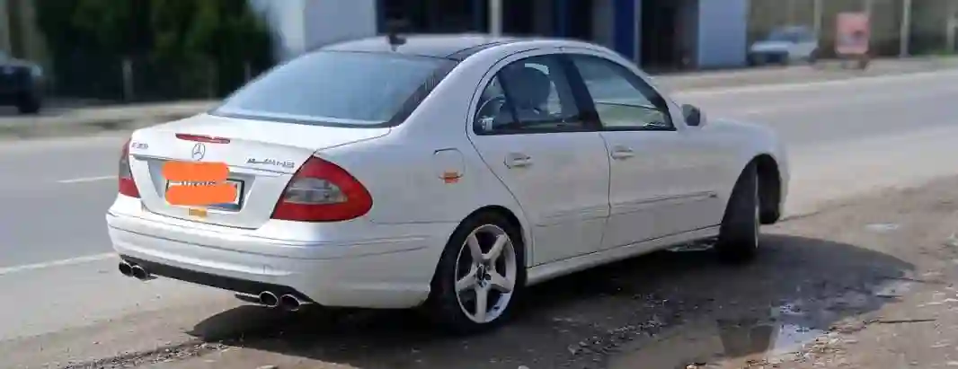 Mercedes-benz E class 2009