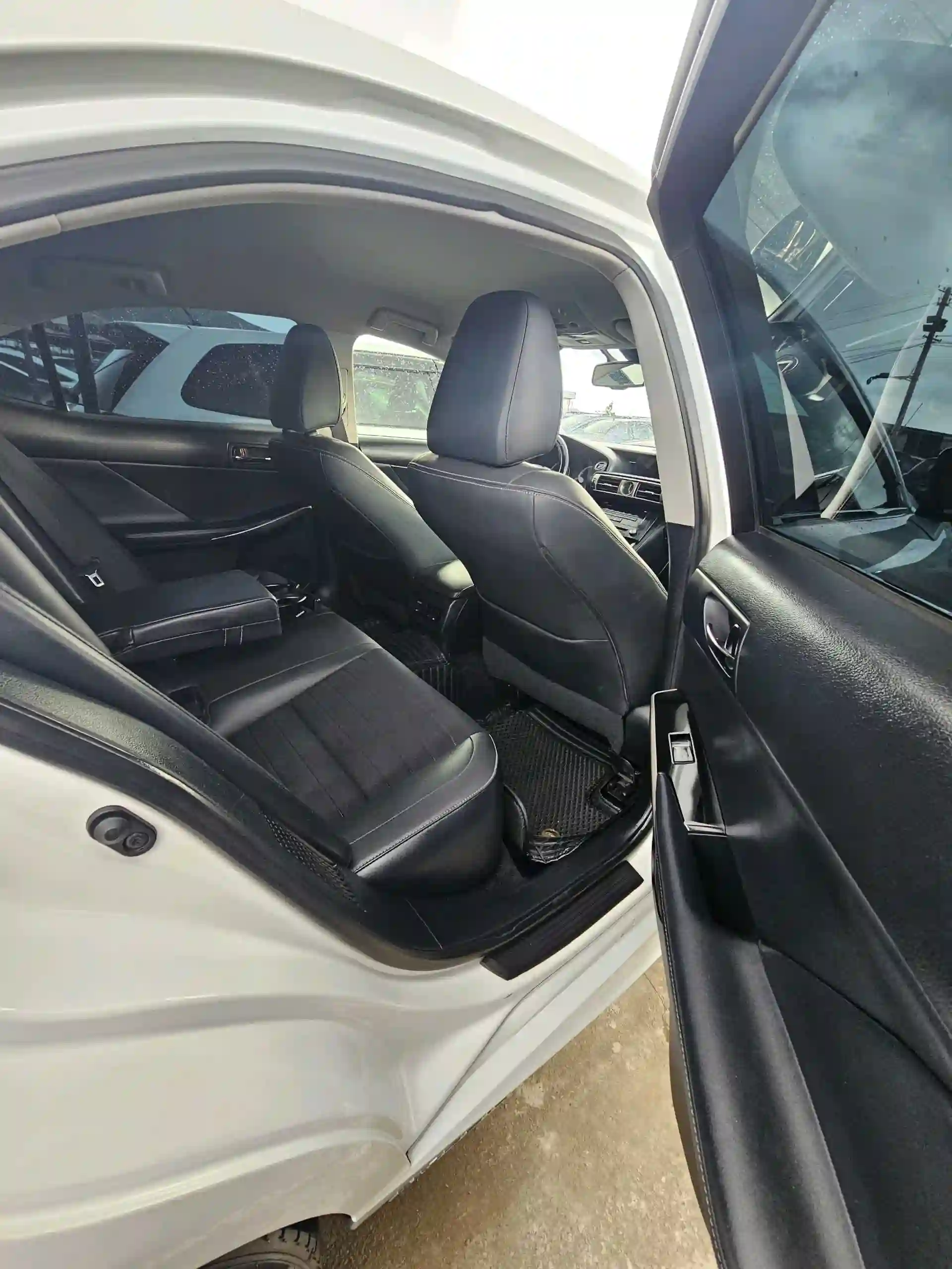 Lexus Is series 2014