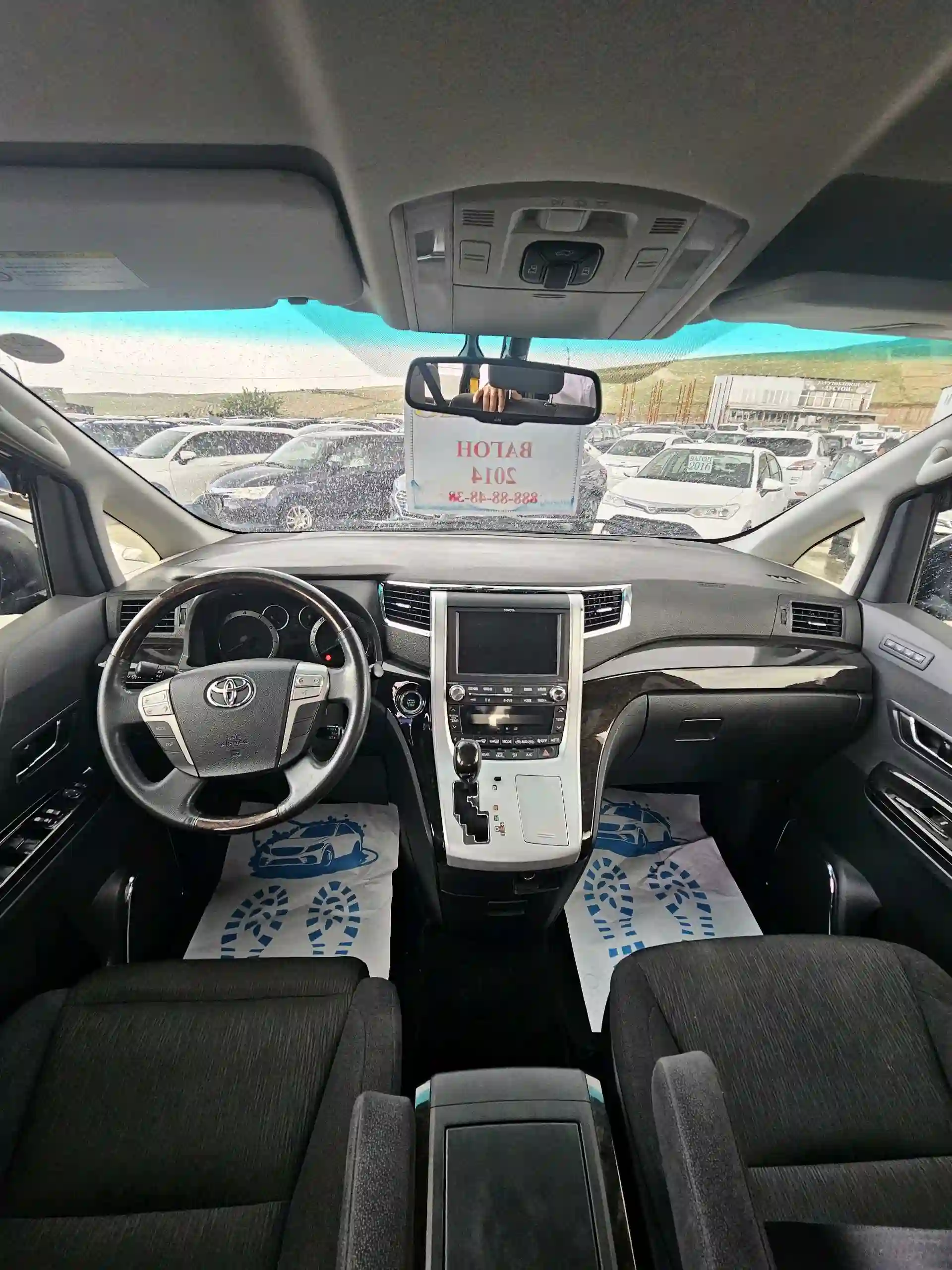 Toyota Vellfire 2014