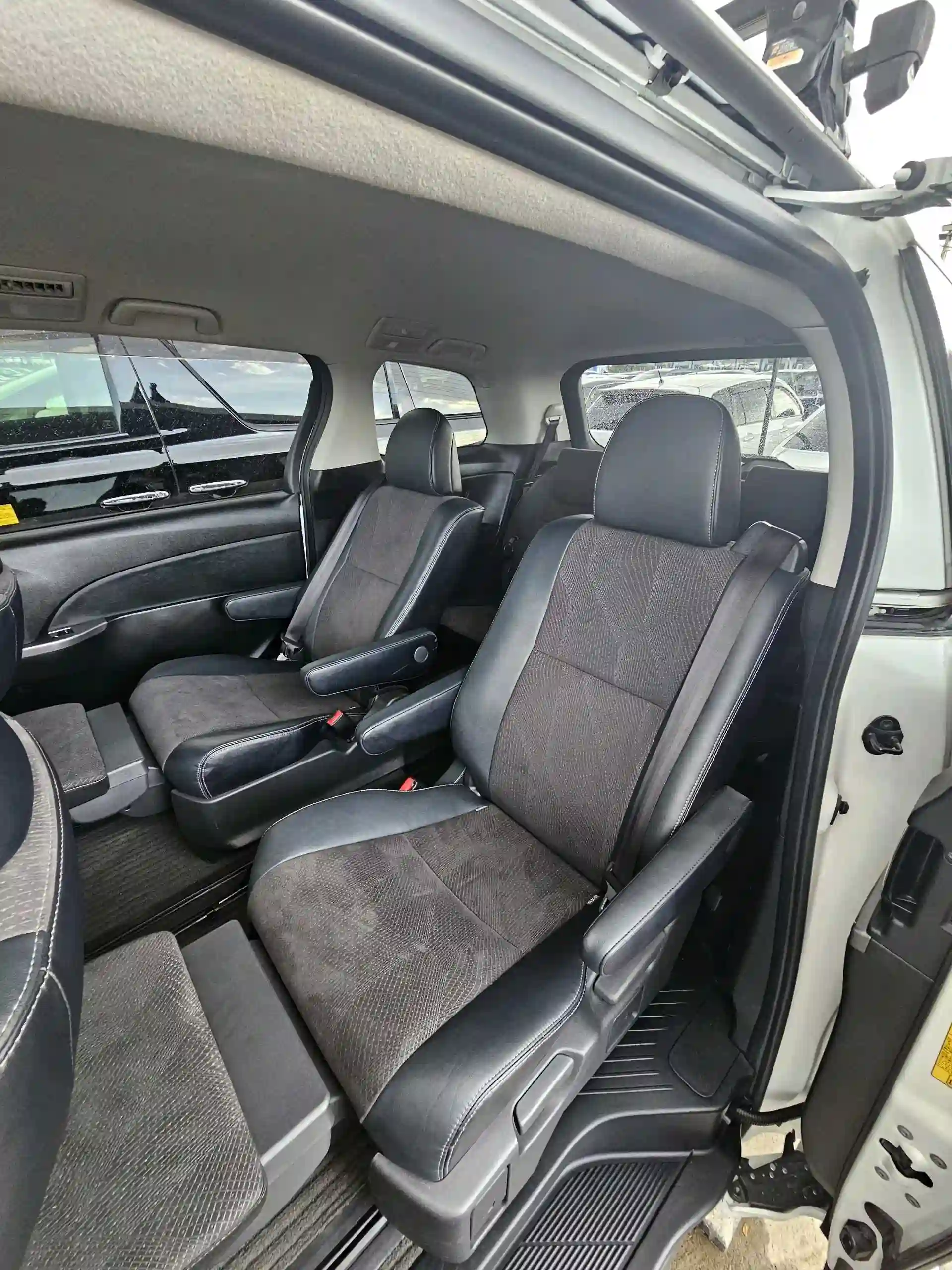 Toyota Estima 2014