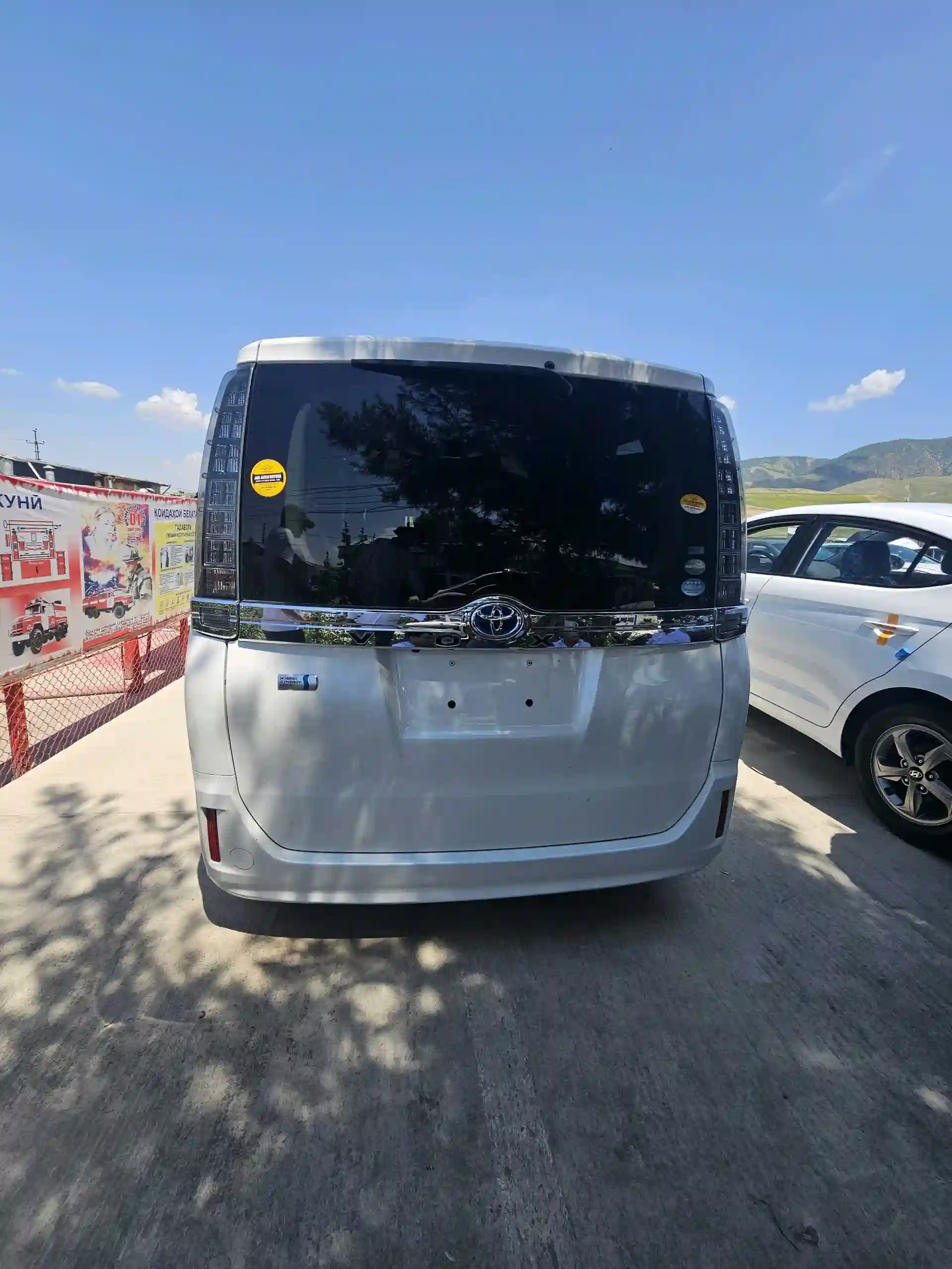 Toyota Voxy 2014