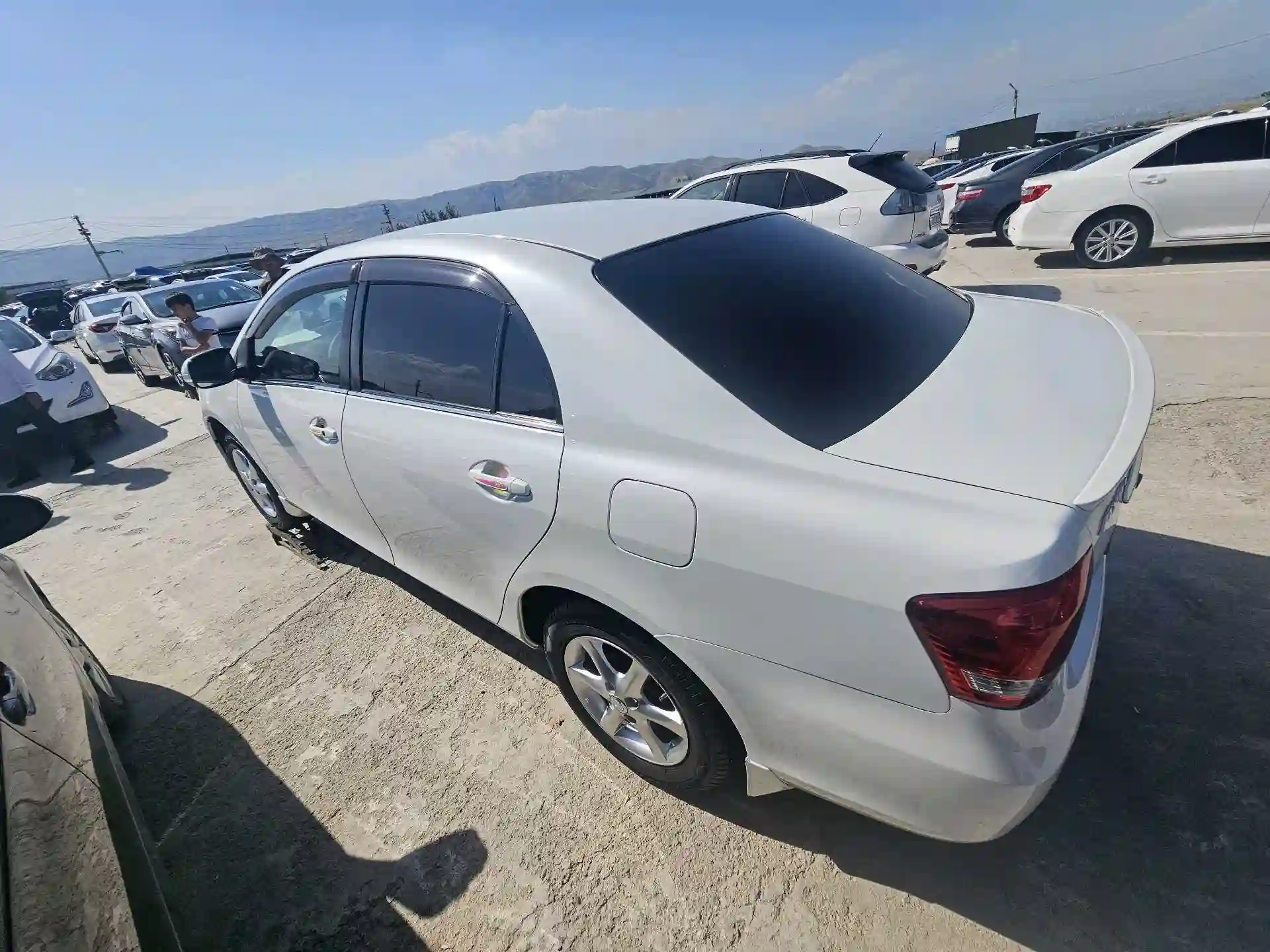 Toyota Axio 2011