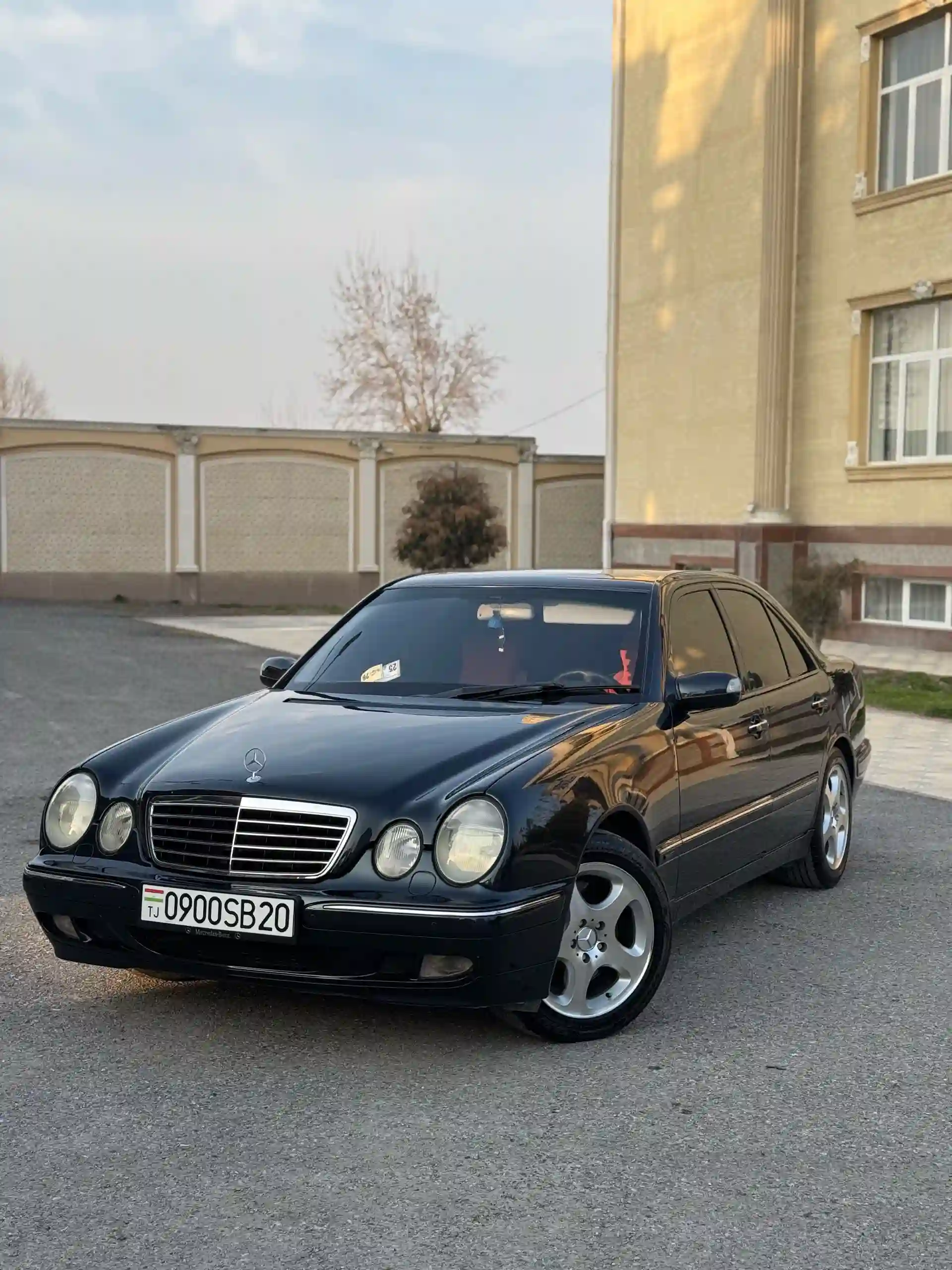 Mercedes-benz E class 2001