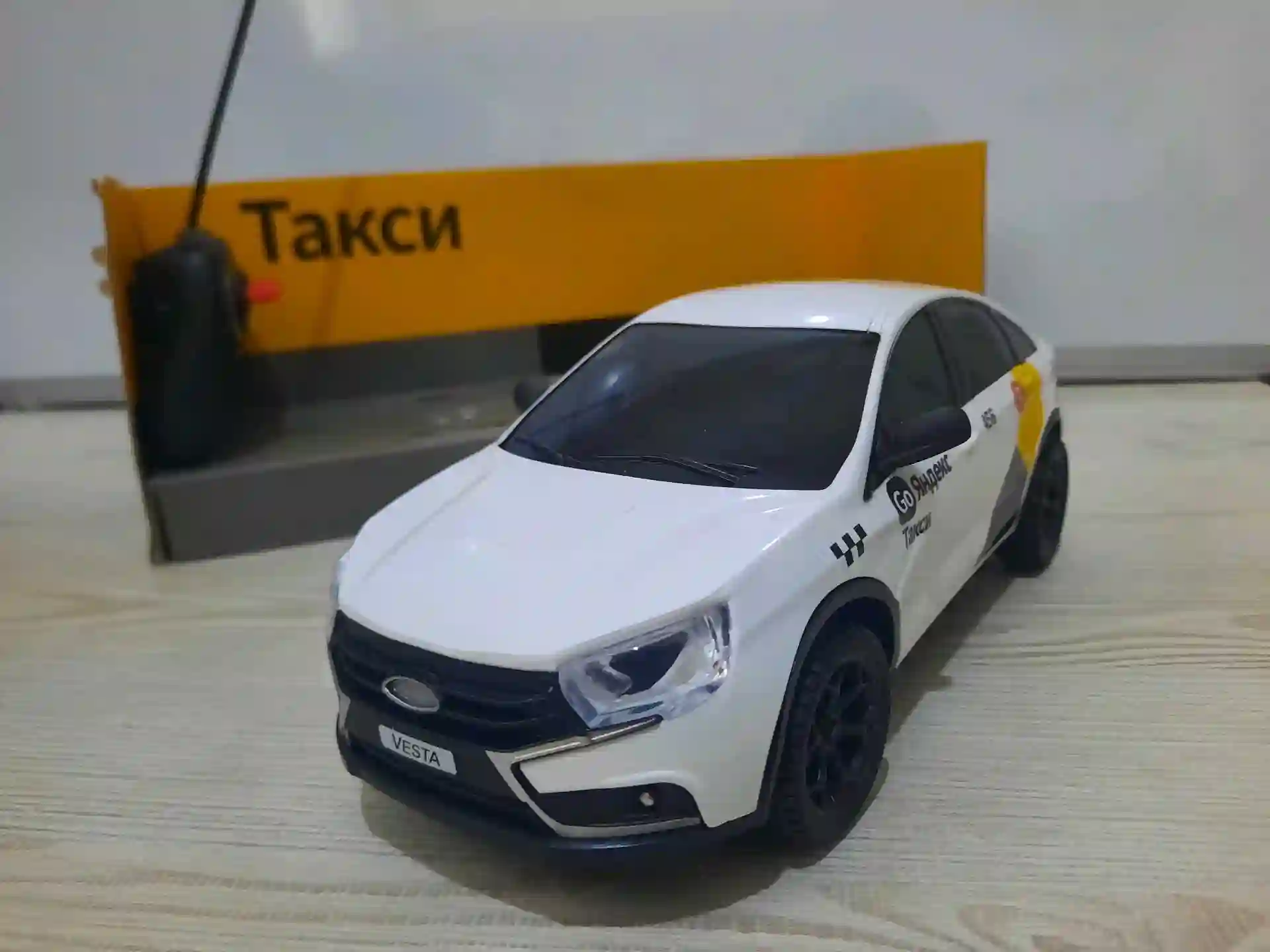 Машинка Яндекс такси