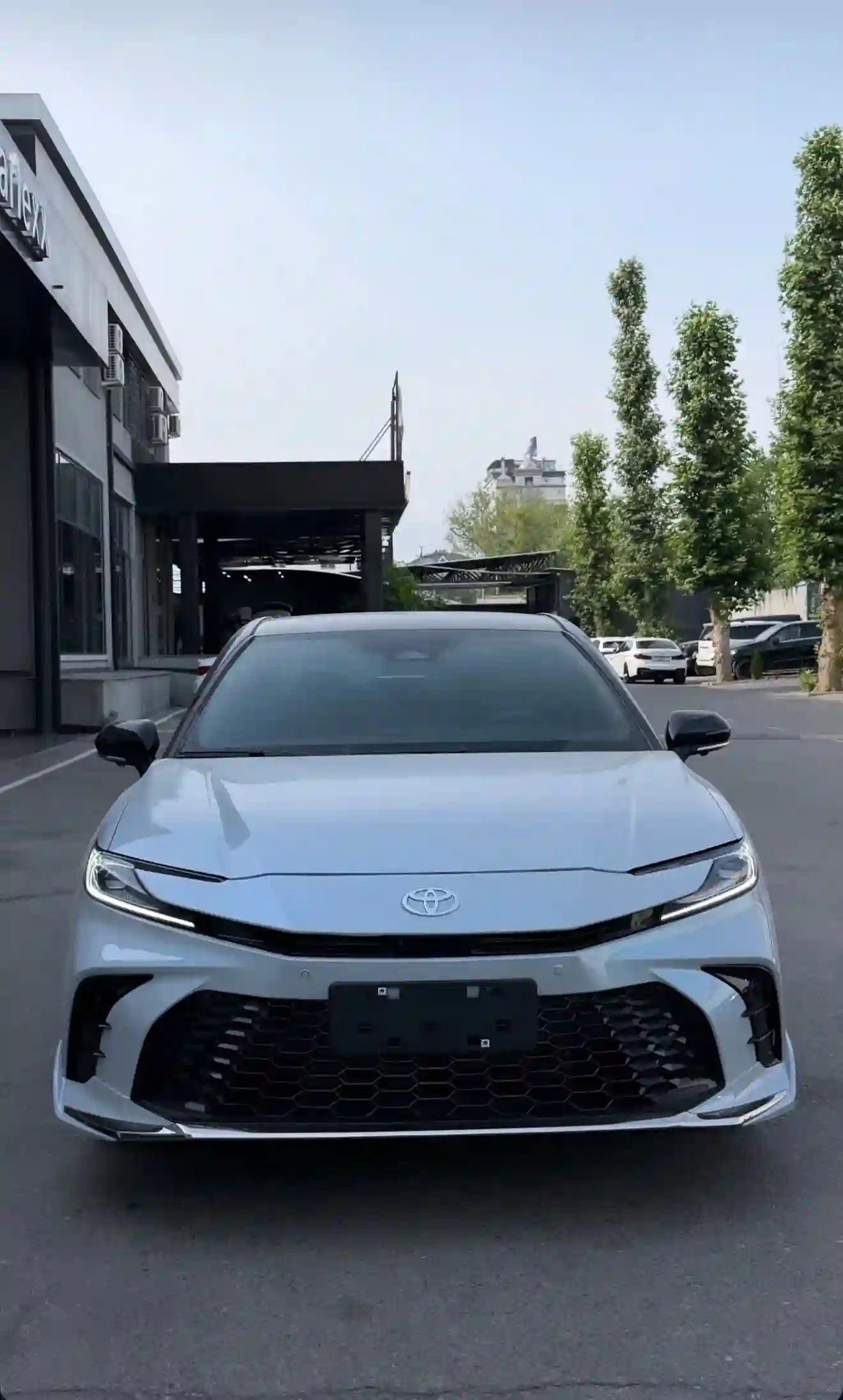 Toyota Camry 2025 — миниатюра 1