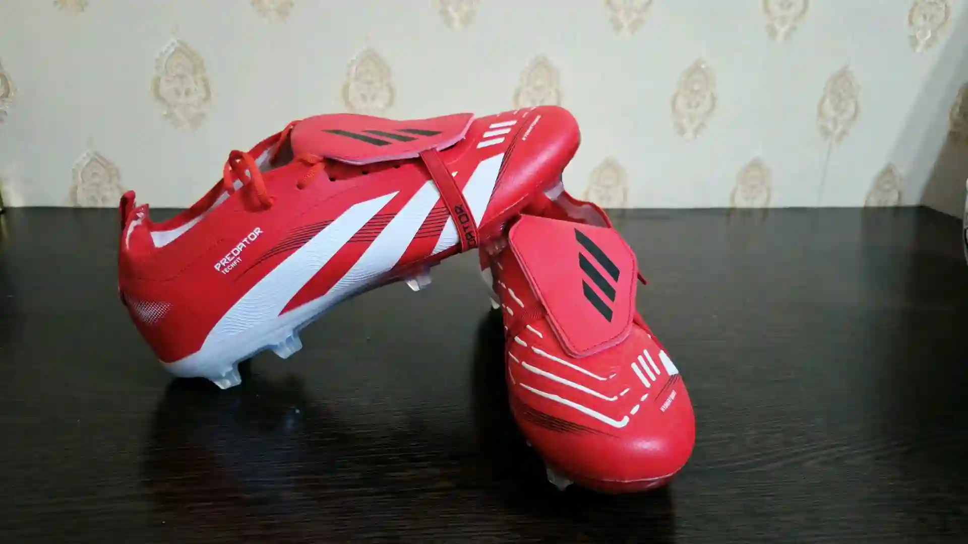 Футбольные бутсы Nike - Adidas 
