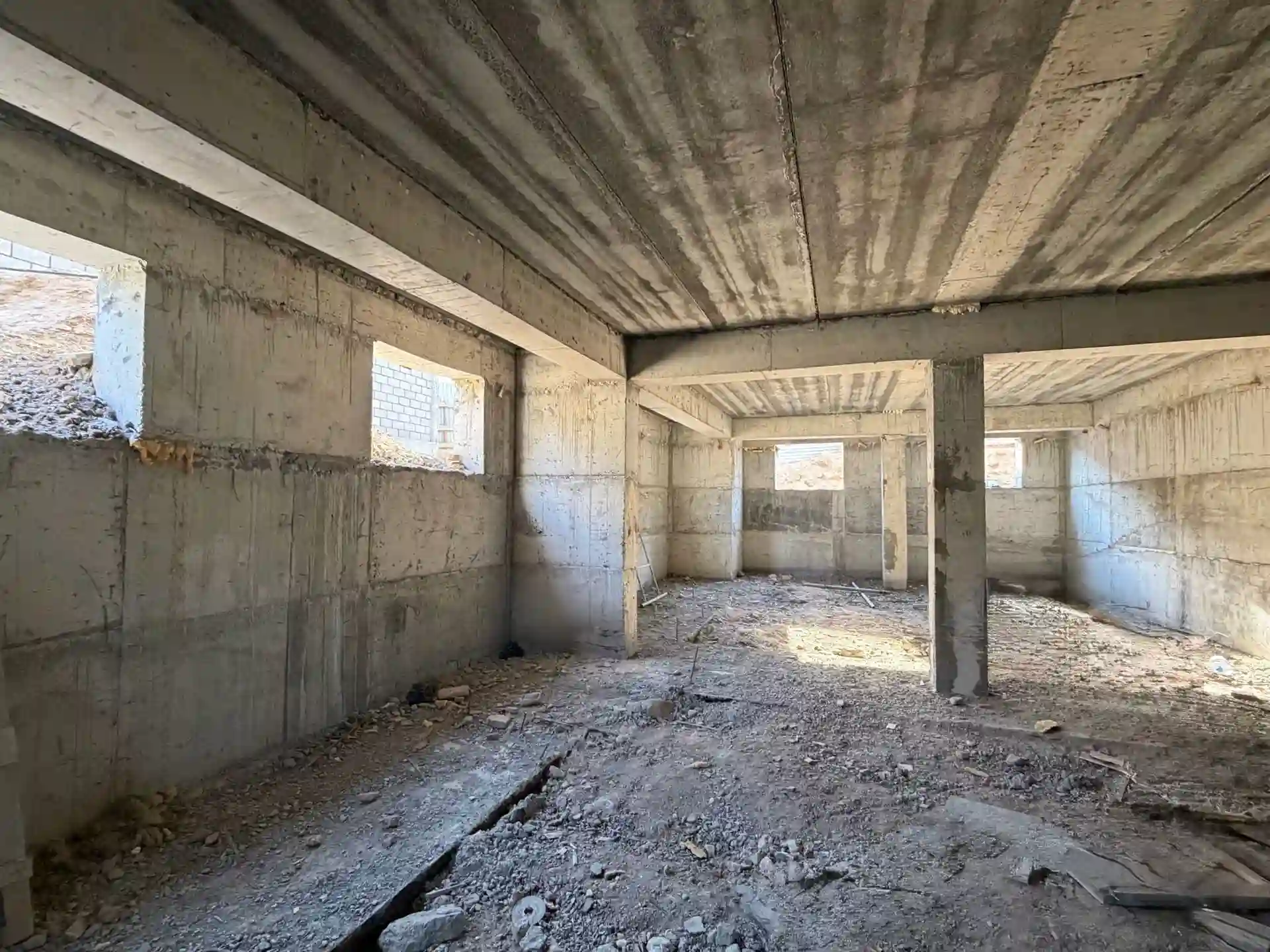 2-к квартира, Цокольный этаж, 85 м², 8 мкр — миниатюра 1