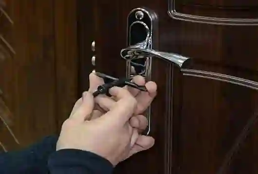 установка и ремонт замков 