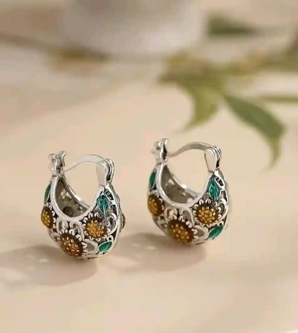 Сережки необычные.