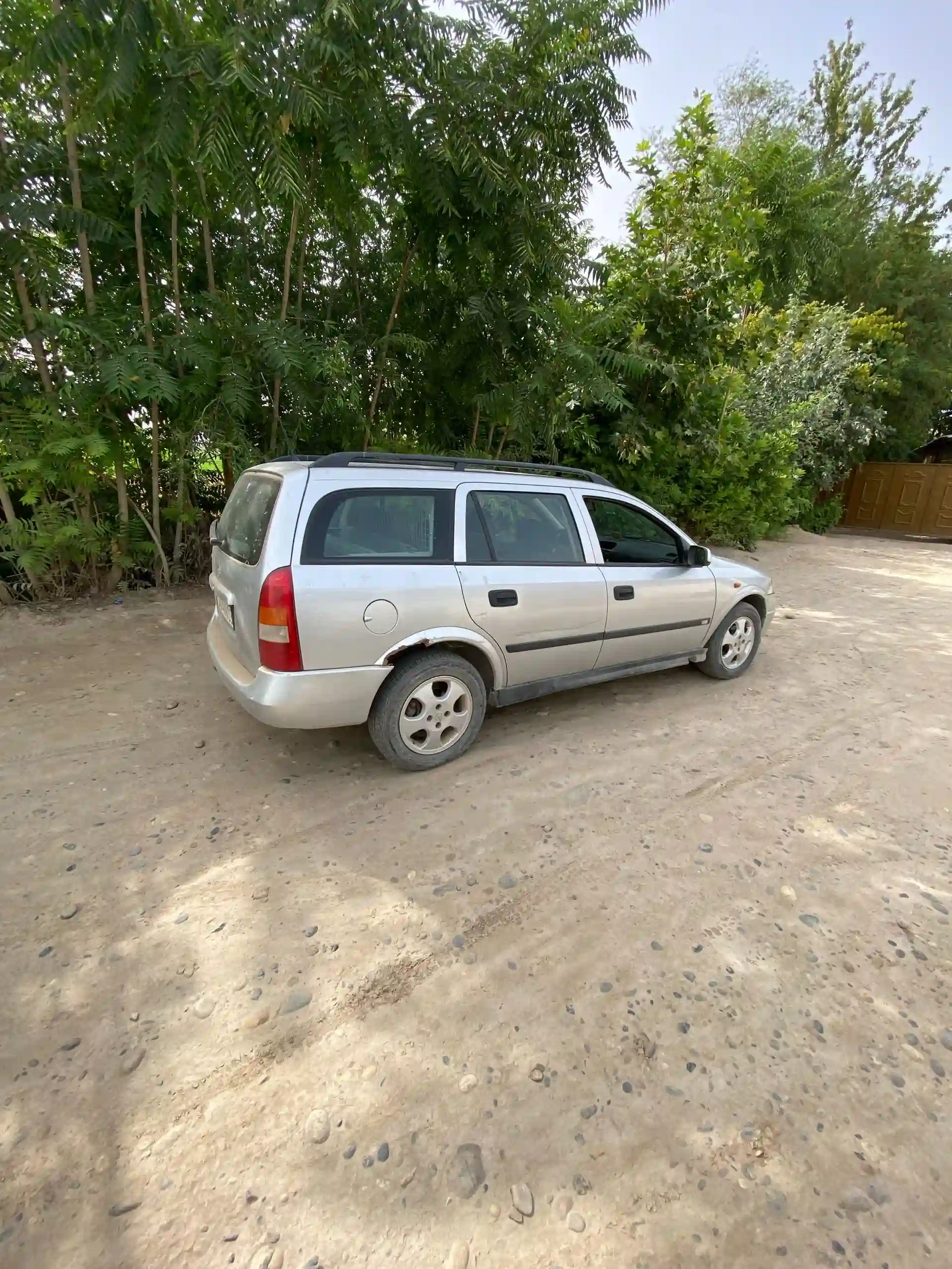 Opel Astra j 1998