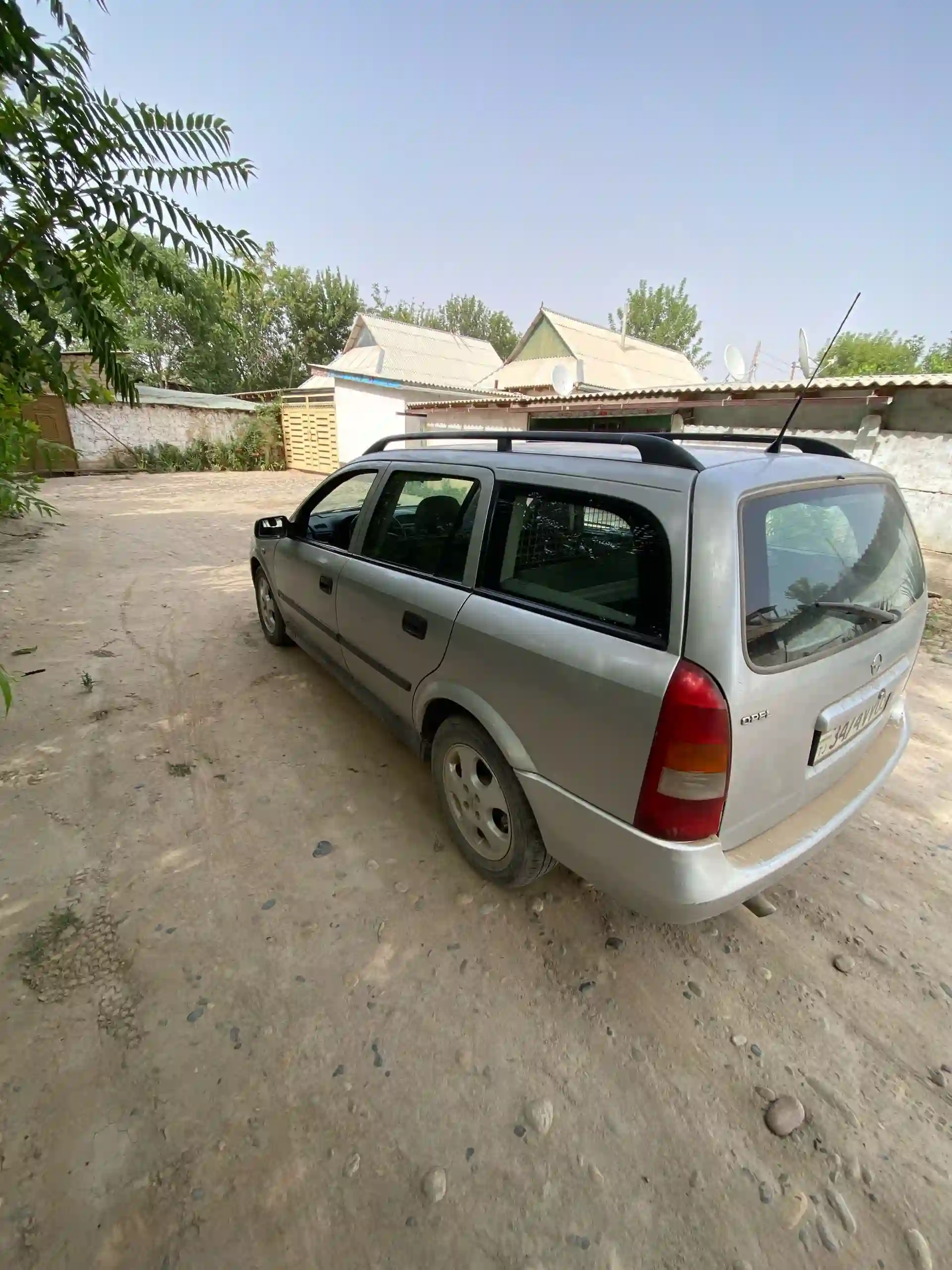 Opel Astra j 1998