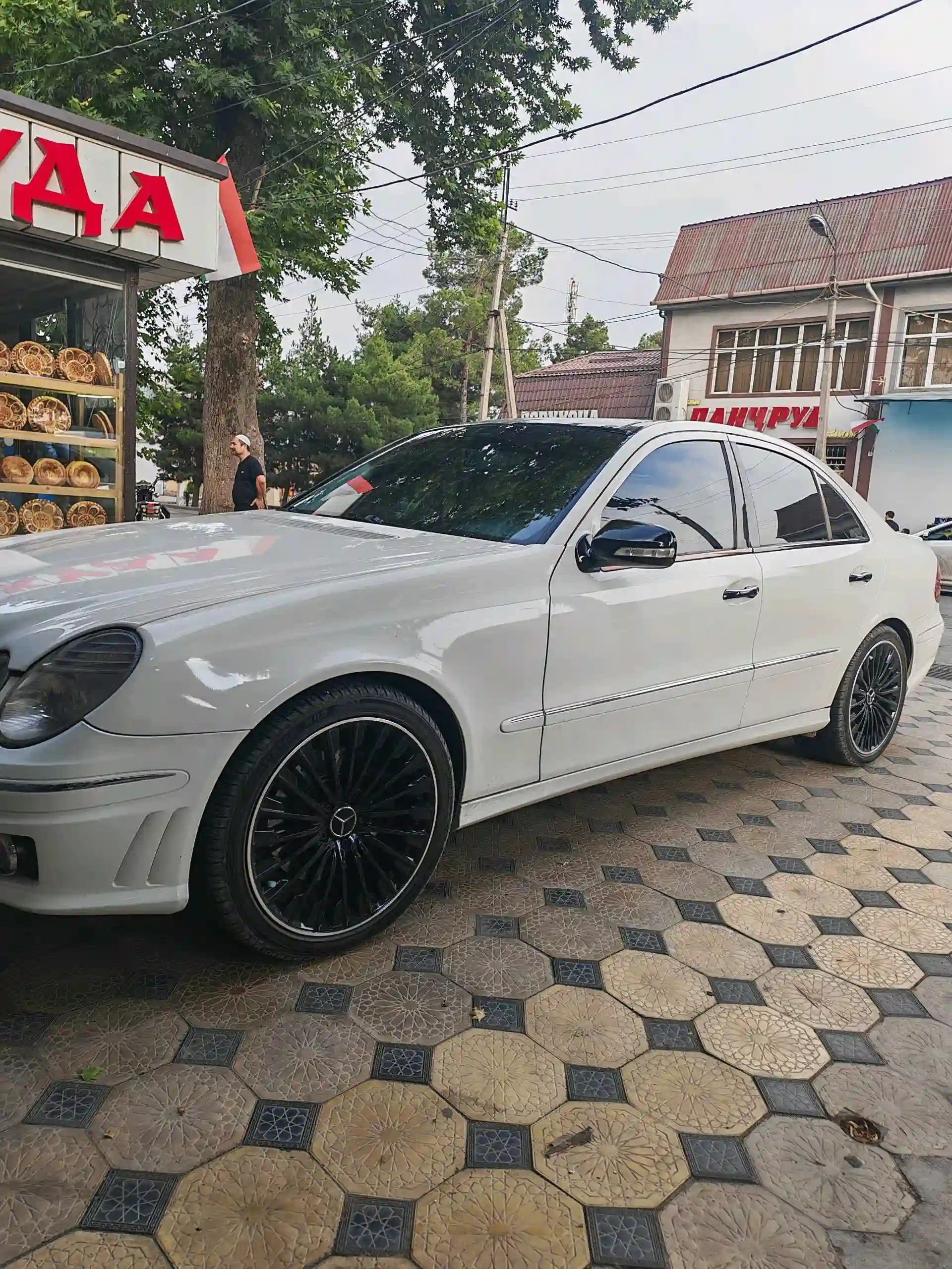 Mercedes-benz E class 2009