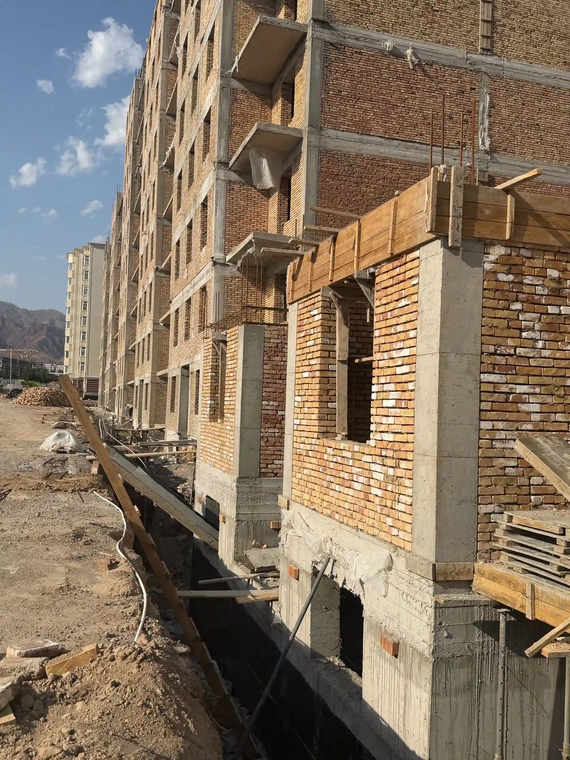 2-к квартира, Цокольный этаж, 51 м², 8 мкр — миниатюра 3
