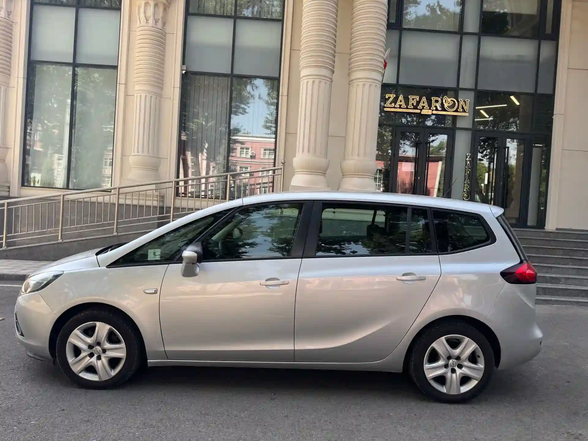 Opel Zafira 2016