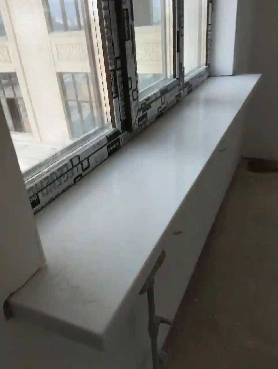 Подоконники из искусственного и кварцевого камня 