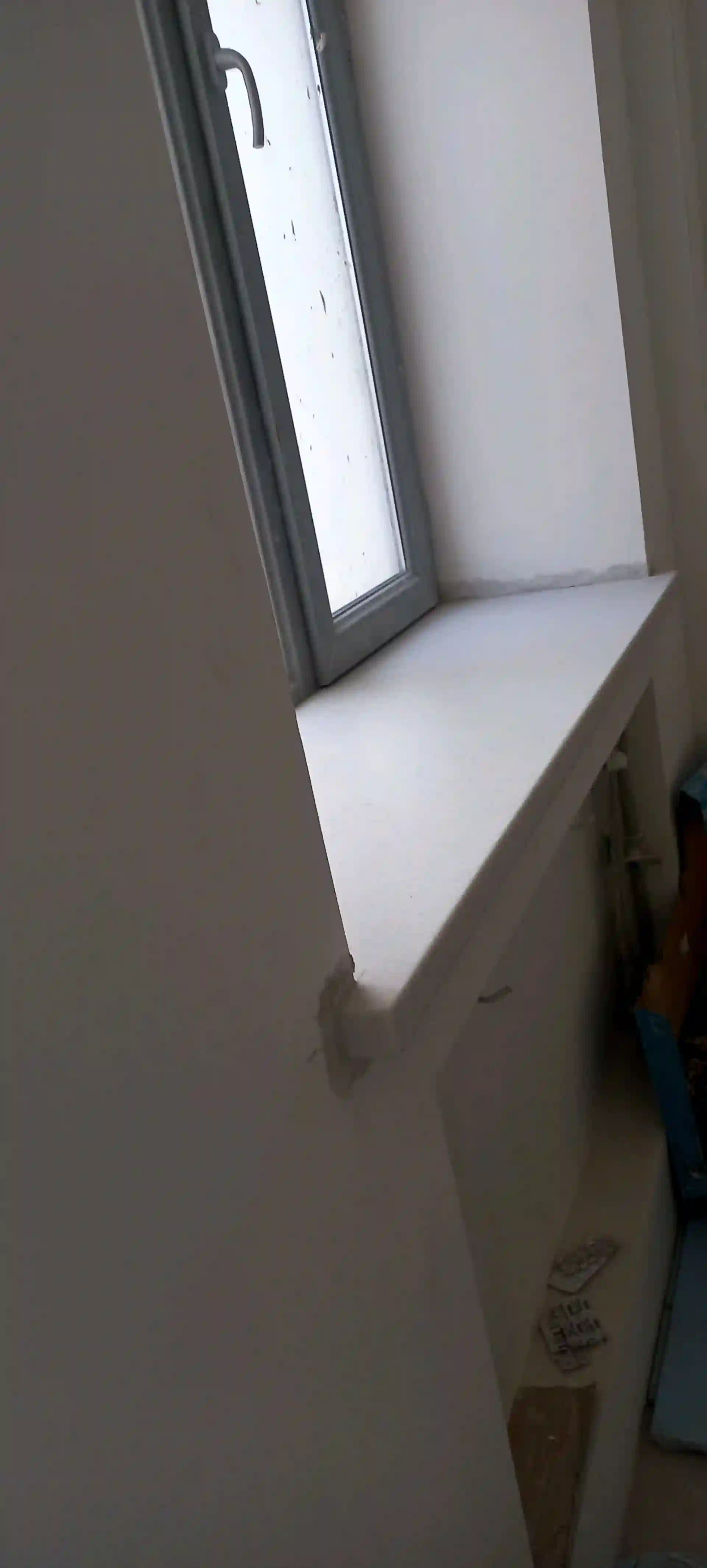 Подоконники из искусственного и кварцевого камня 