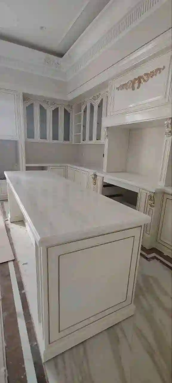 Островок, барная стойка из камня 