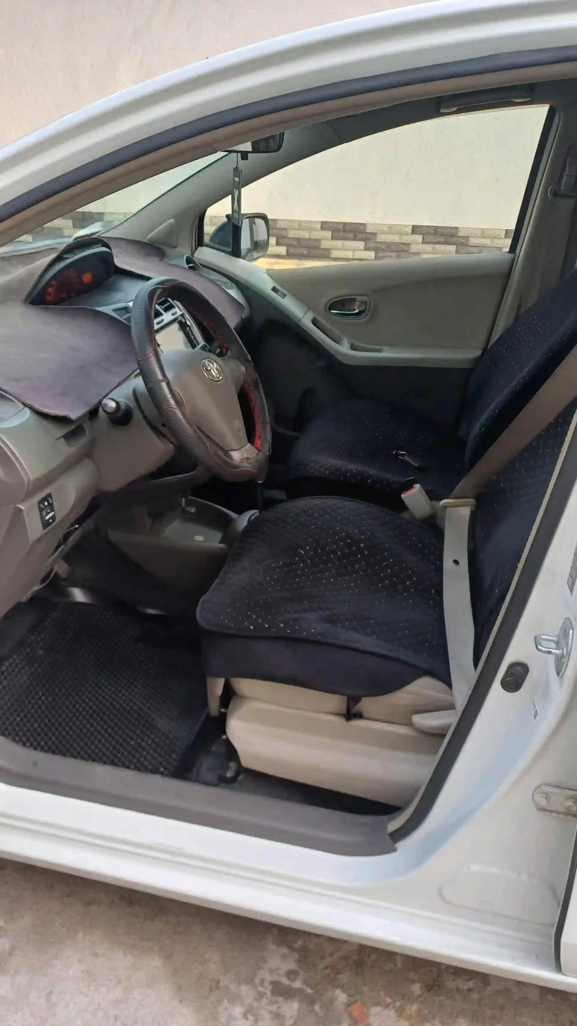 Toyota Vitz 2010
 — миниатюра 4