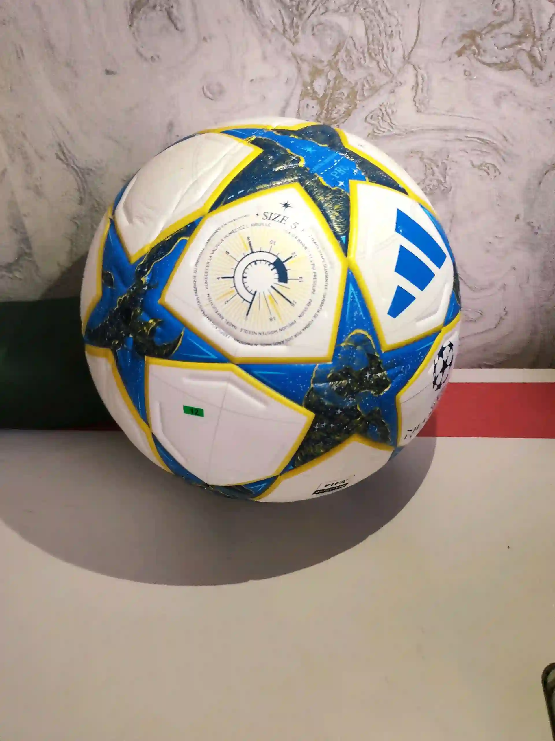 Футбольный мяч Adidas UEFA Champions League (FIFA