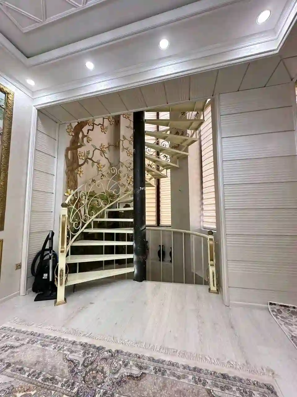 2 этажный, 7-комн. дом, 400 м², 2 соток, Сино