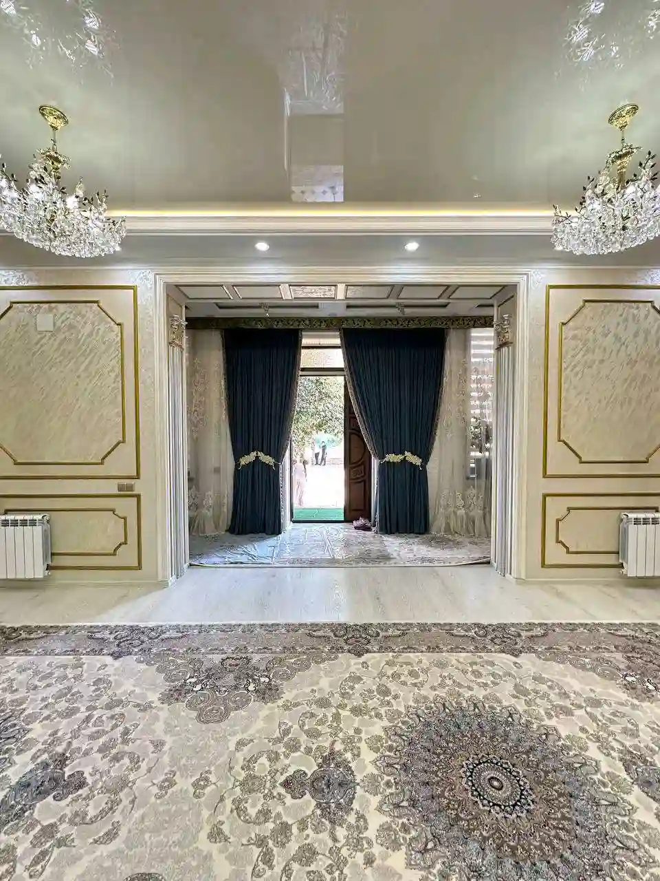 2 этажный, 7-комн. дом, 400 м², 2 соток, Сино