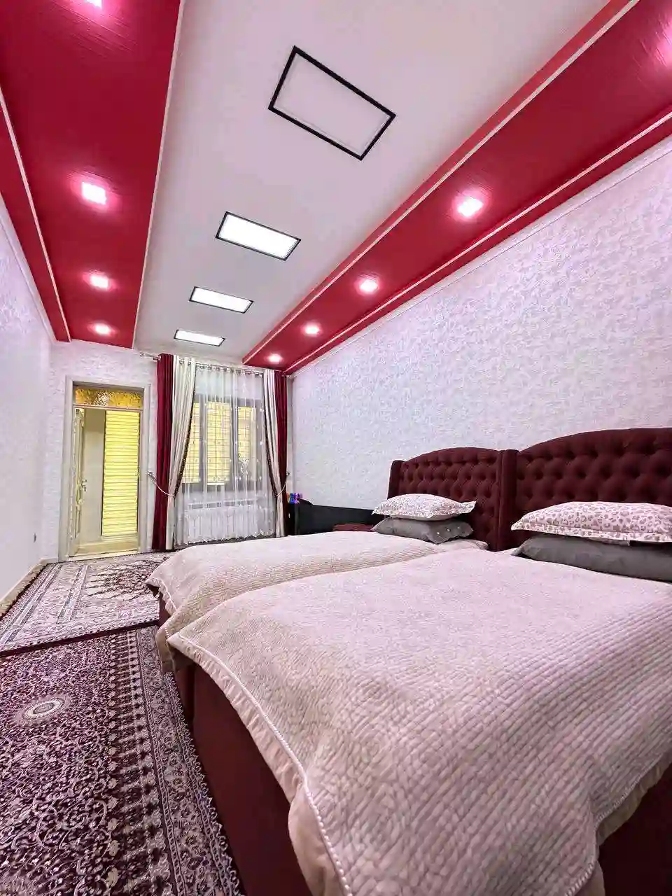 2 этажный, 7-комн. дом, 400 м², 2 соток, Сино