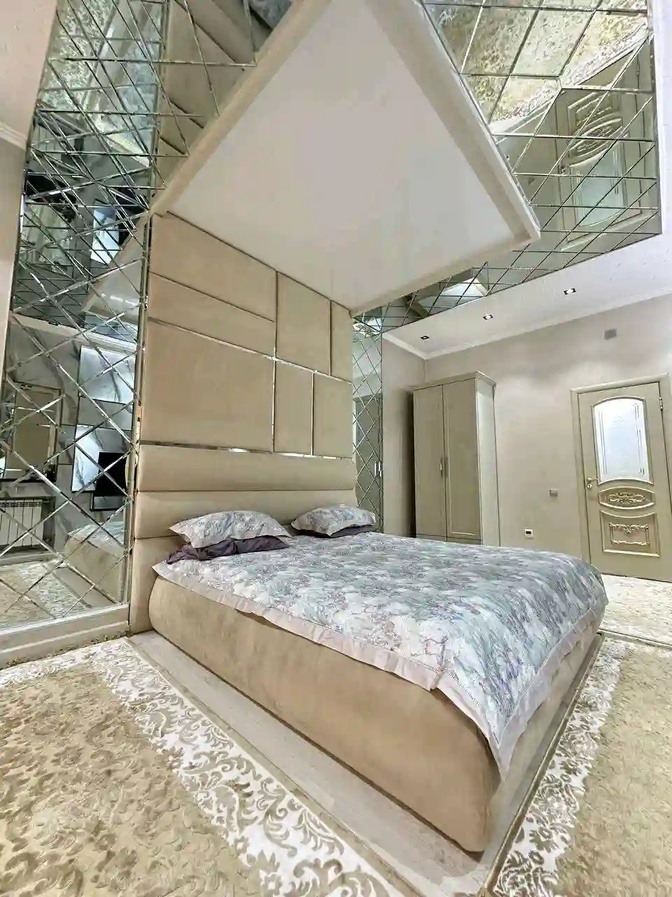 2 этажный, 7-комн. дом, 400 м², 2 соток, Сино