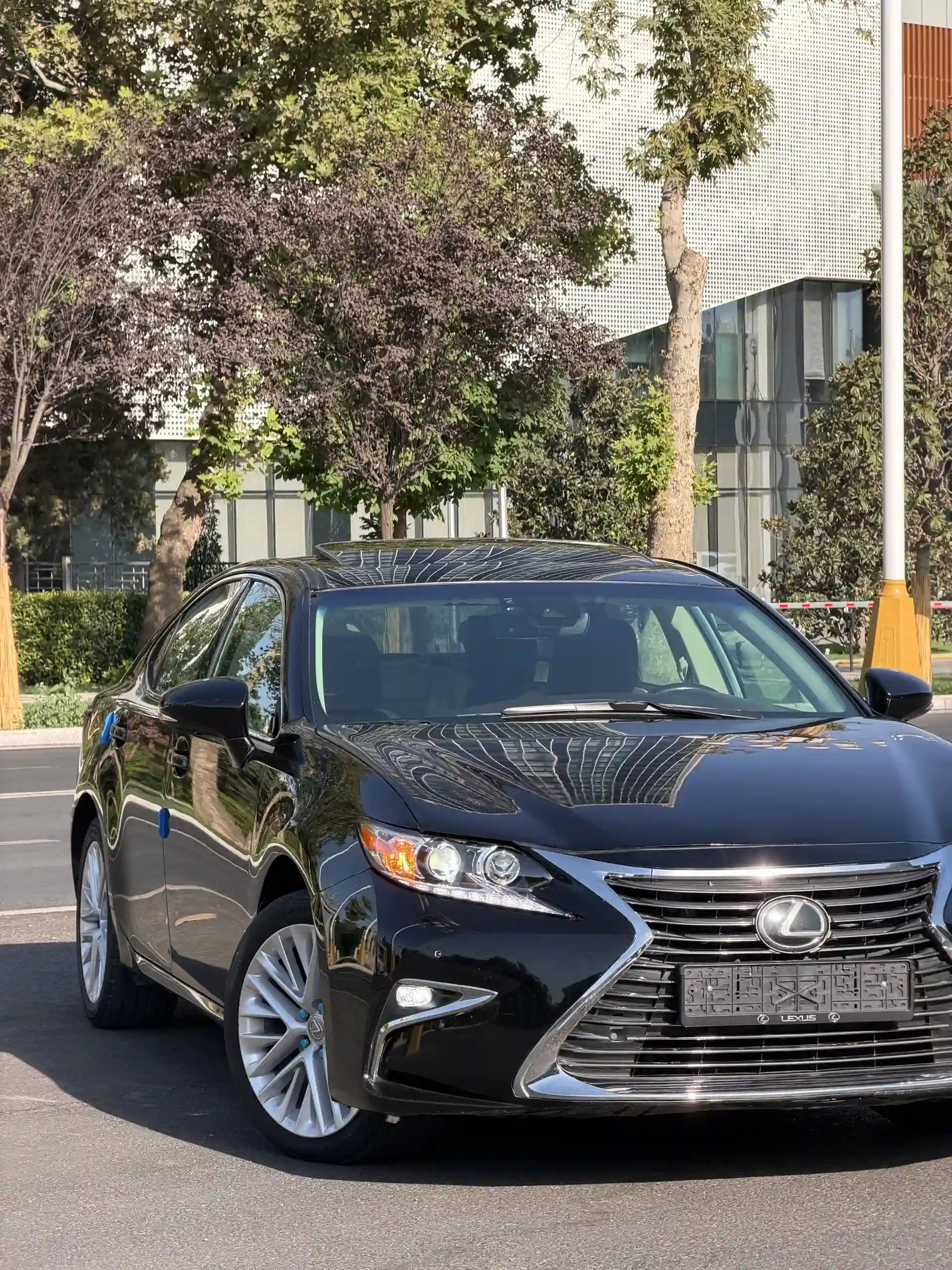 Lexus Es series 2016 — миниатюра 5
