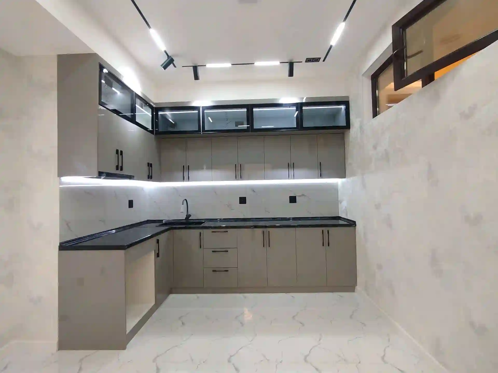 3-к квартира, 10 этаж, 111 м², Спартак — миниатюра 7