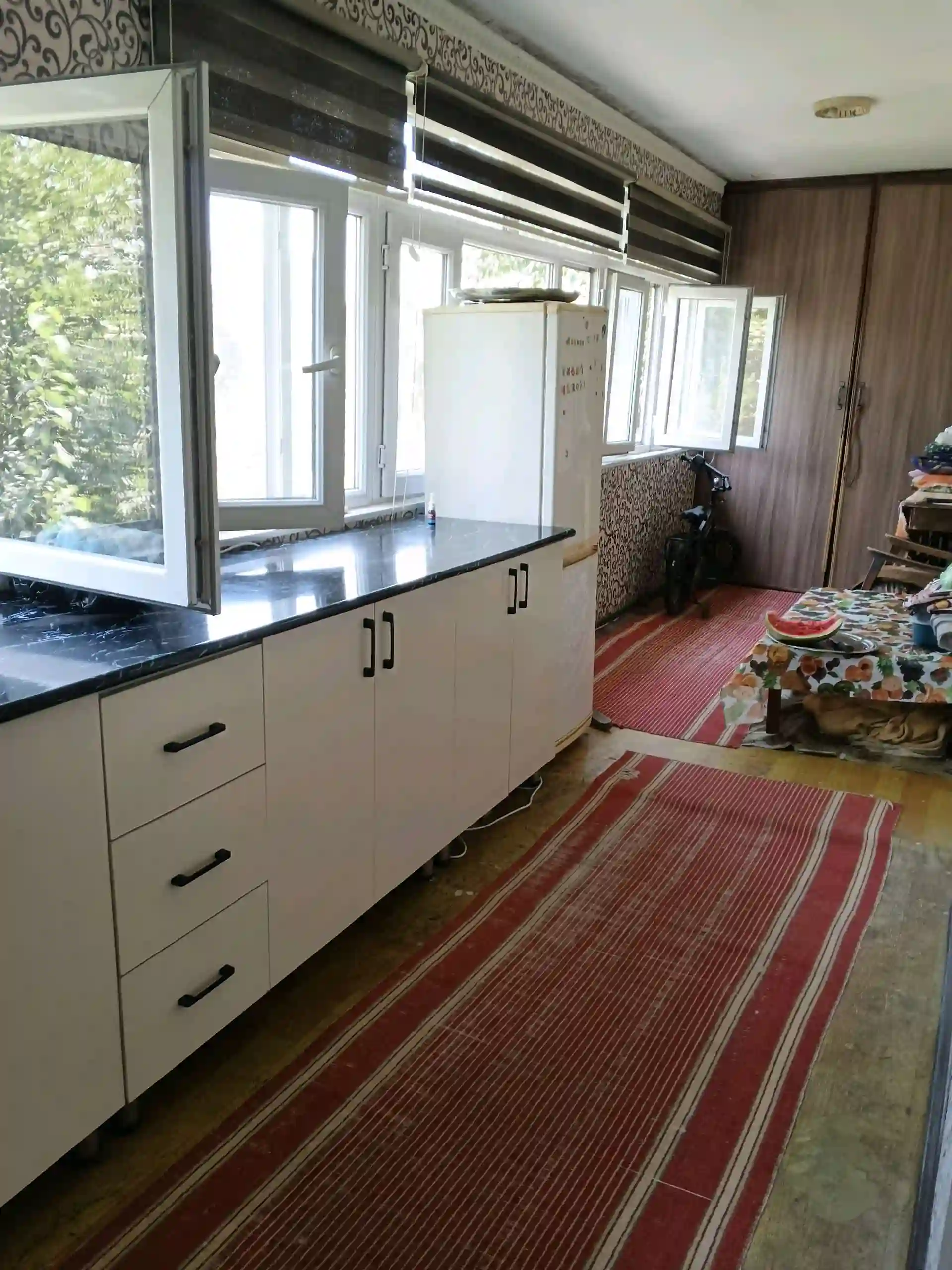 4-к квартира, 3 этаж, 61 м², Фирдавси