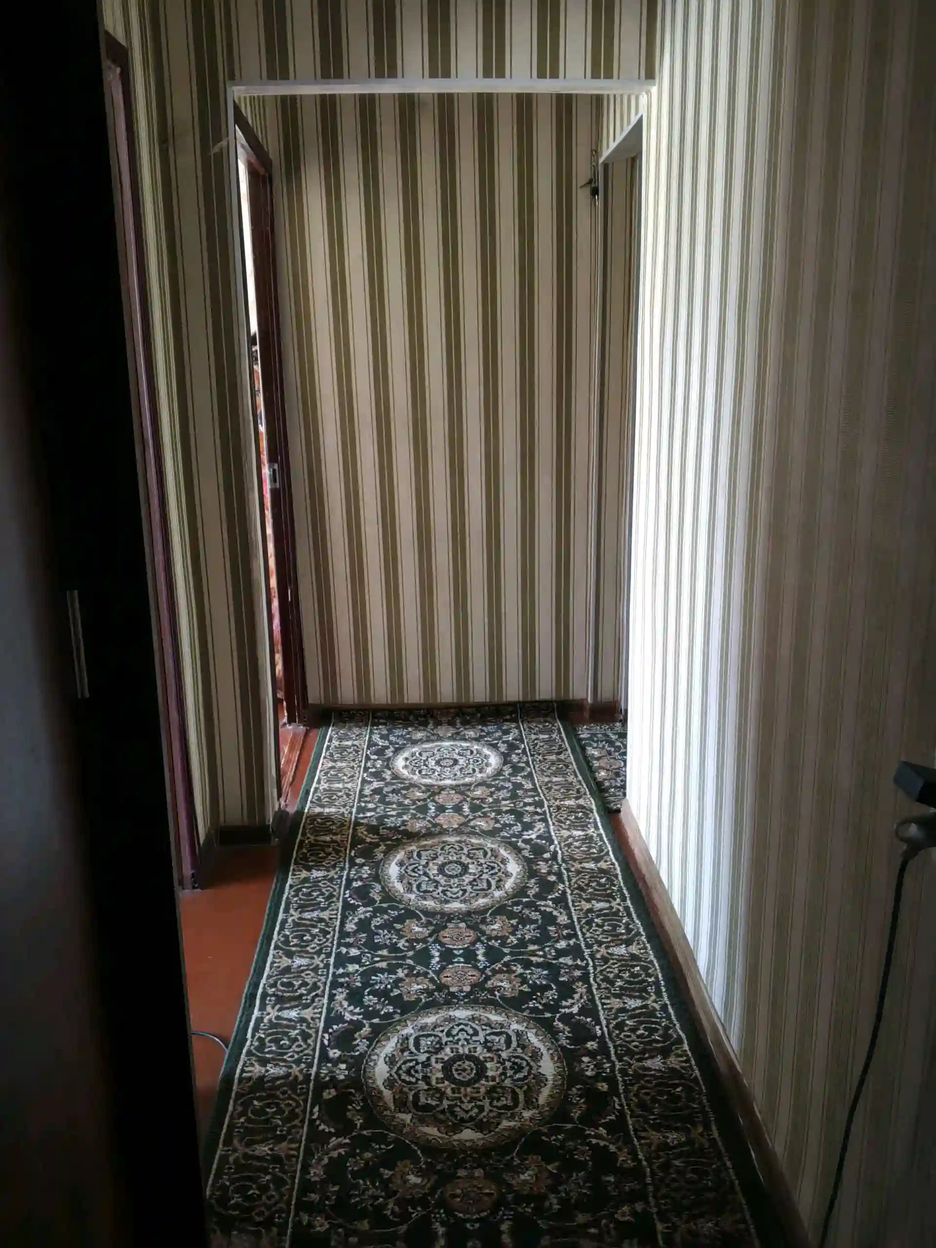 4-к квартира, 3 этаж, 61 м², Фирдавси