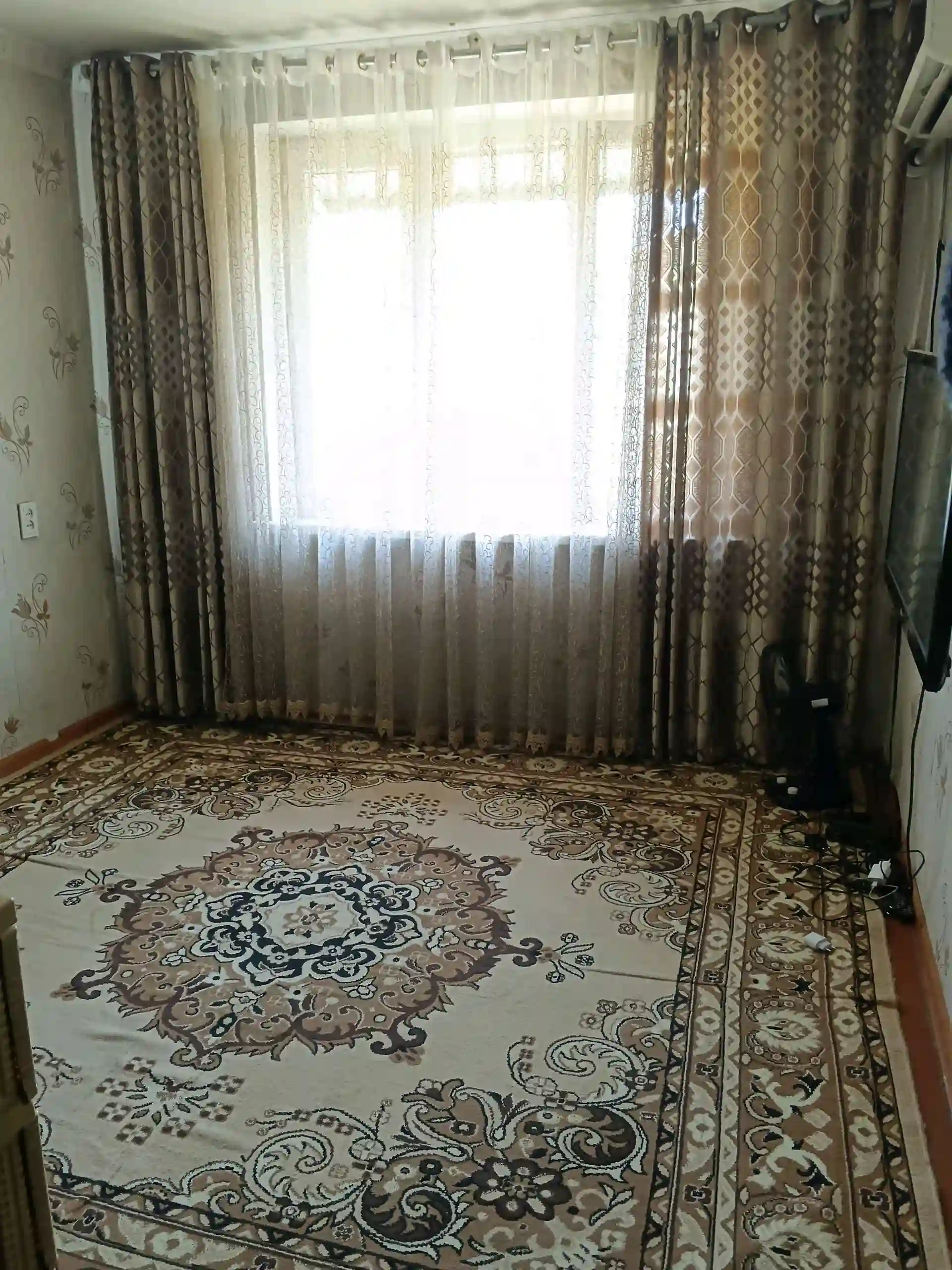 4-к квартира, 3 этаж, 61 м², Фирдавси