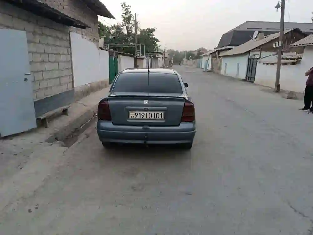 Opel Astra j 2006 — миниатюра 8