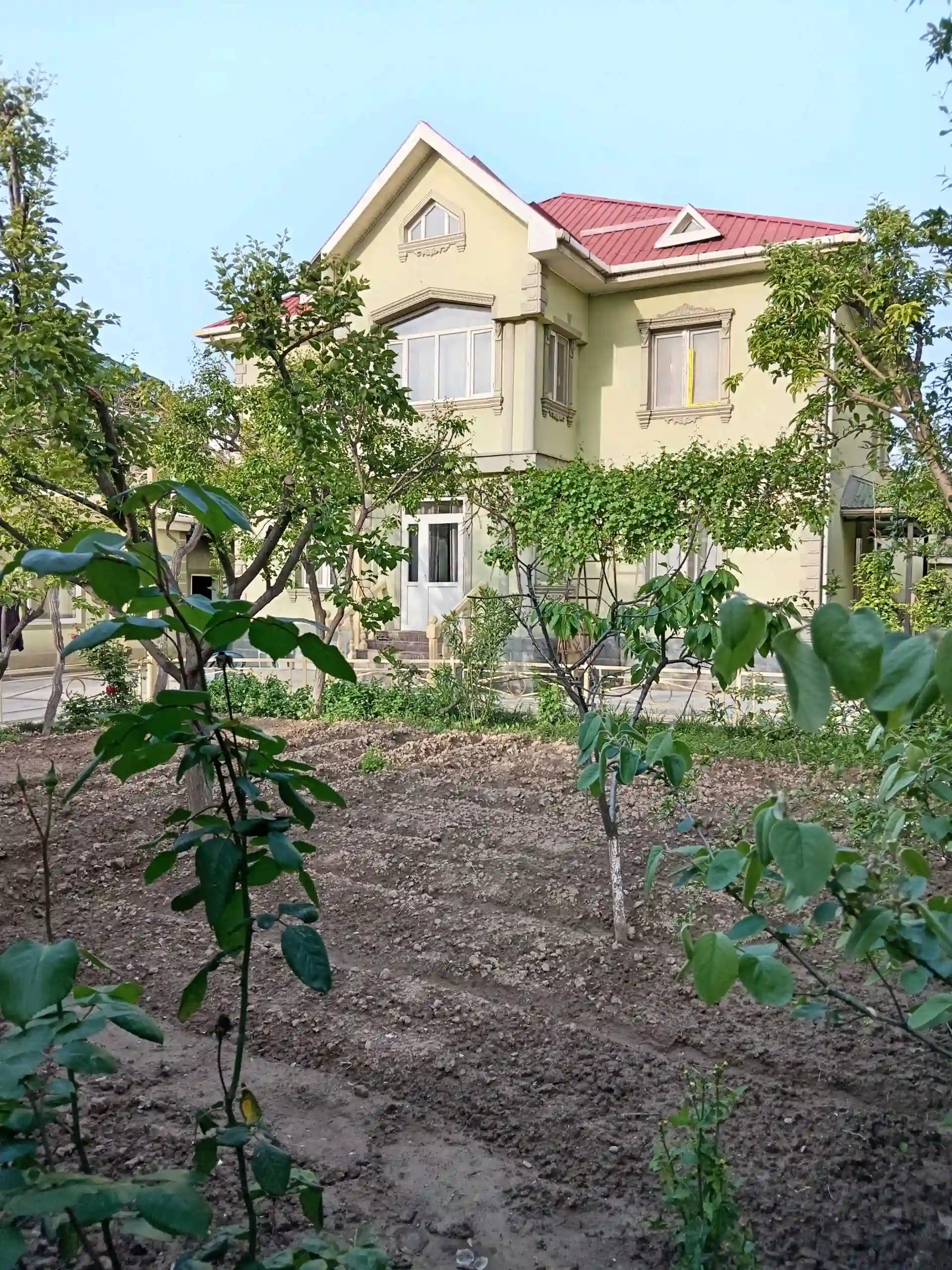 2 этажный, 10-комн. дом, 300 м², 8 соток, сино