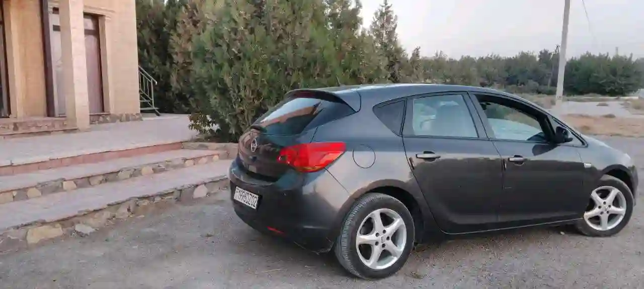 Opel Astra j 2010