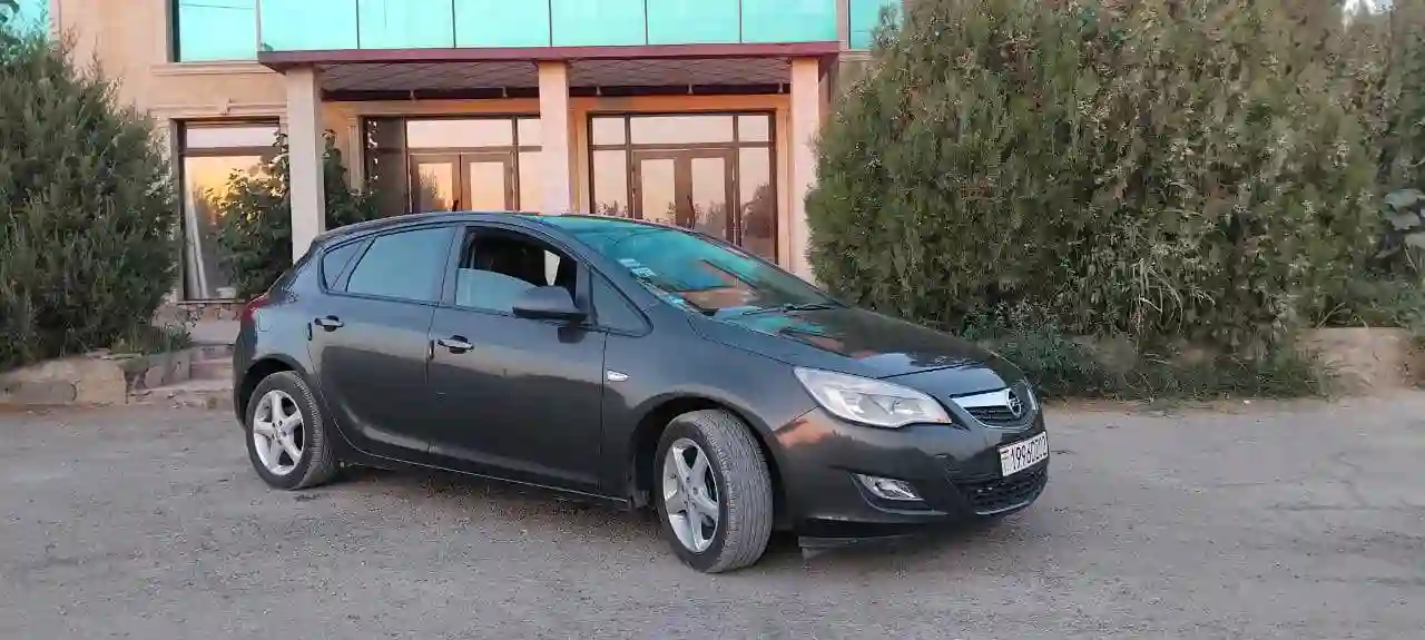 Opel Astra j 2010