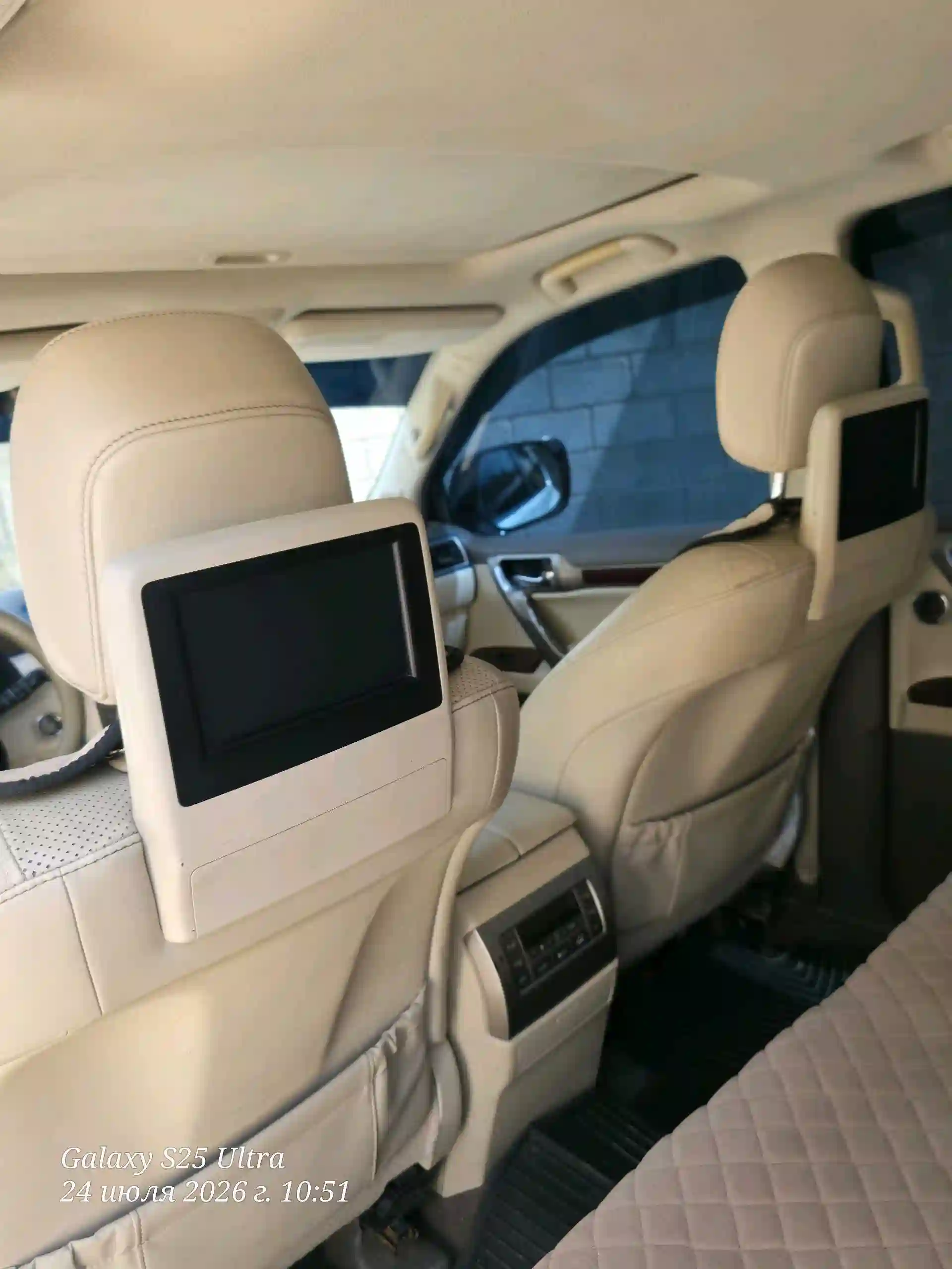 Lexus Gx series 2011