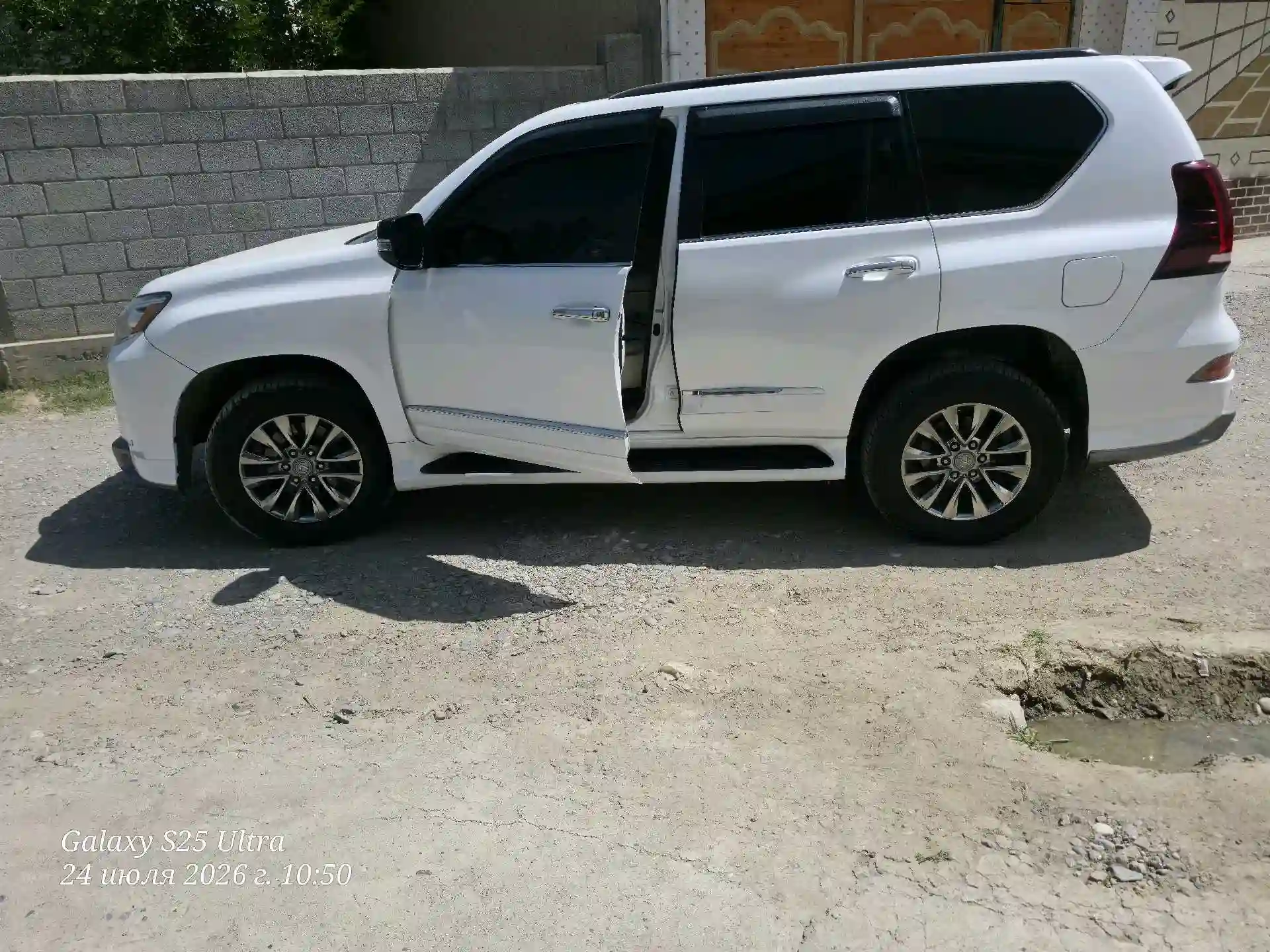 Lexus Gx series 2011