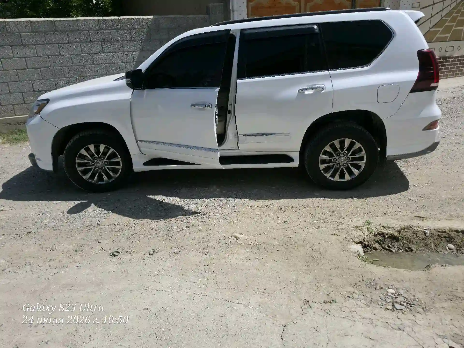 Lexus Gx series 2011
