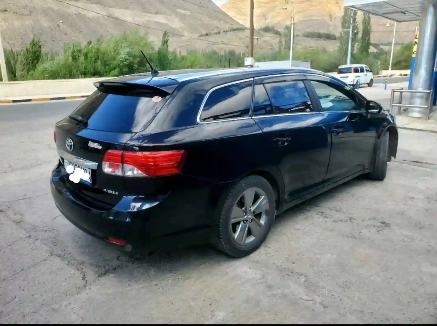 Toyota Avensis 2015