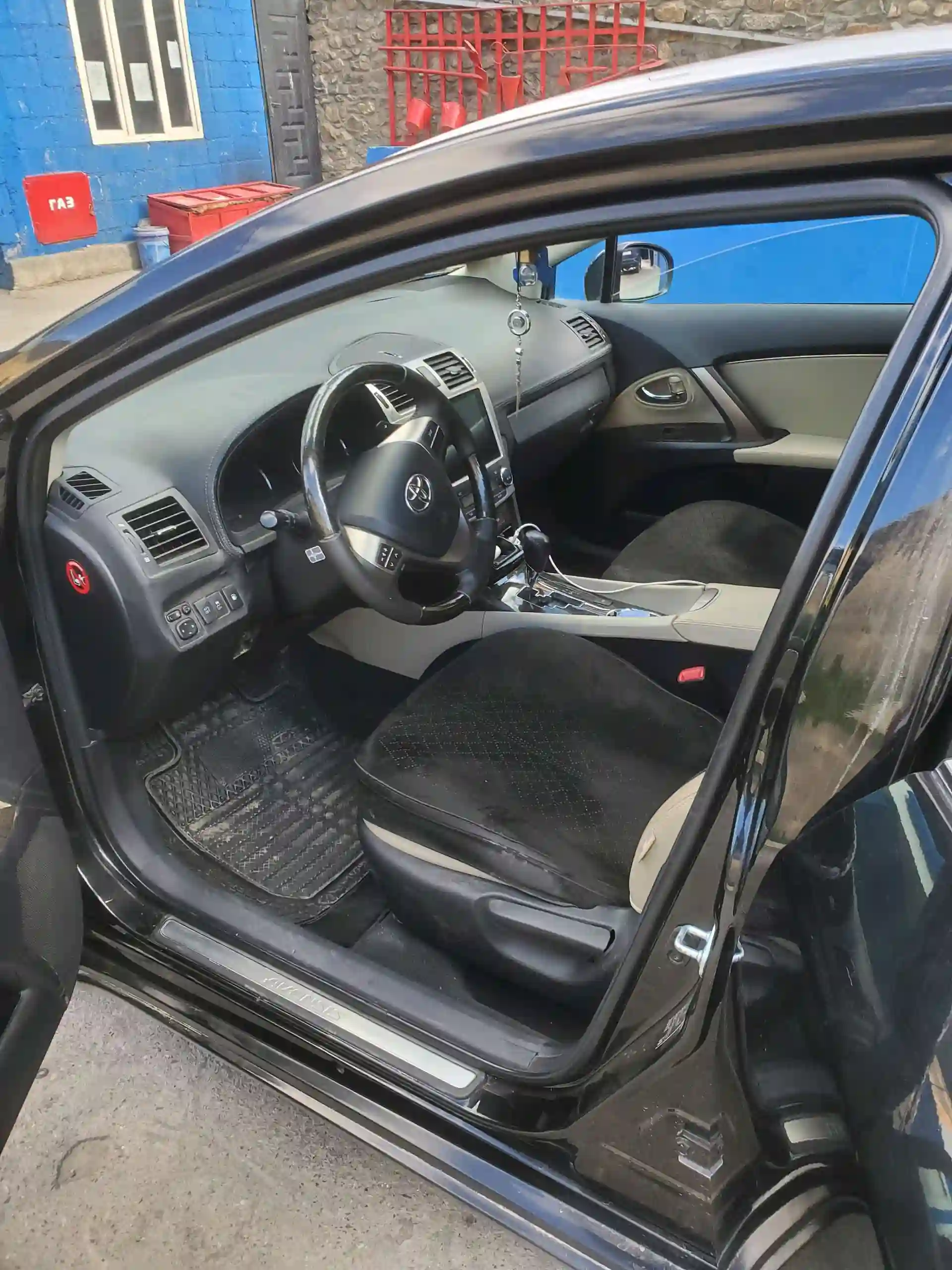 Toyota Avensis 2015
