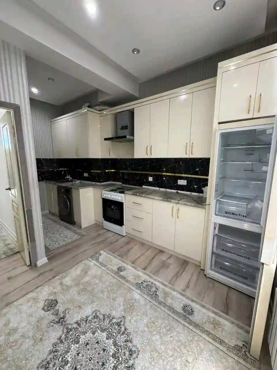 3-к квартира, 13 этаж, 90 м², фирдавси   диагностика коммерческий институт