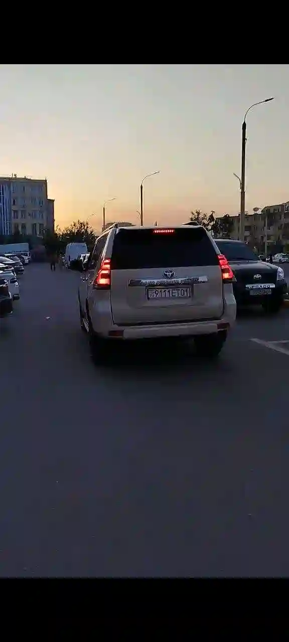 Toyota Land cruiser prado 2019 — миниатюра 6