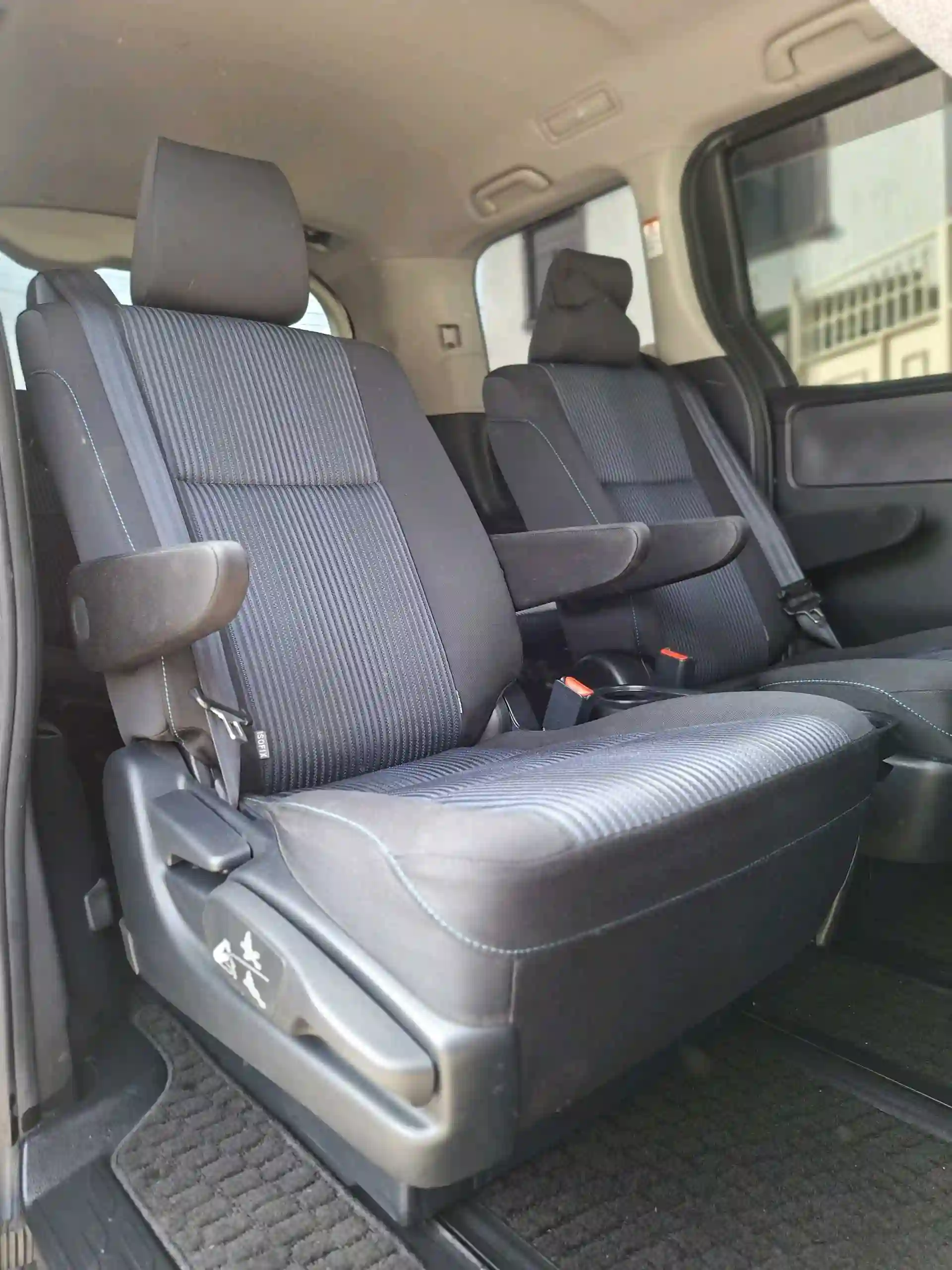 Toyota Voxy 2014 — миниатюра 27