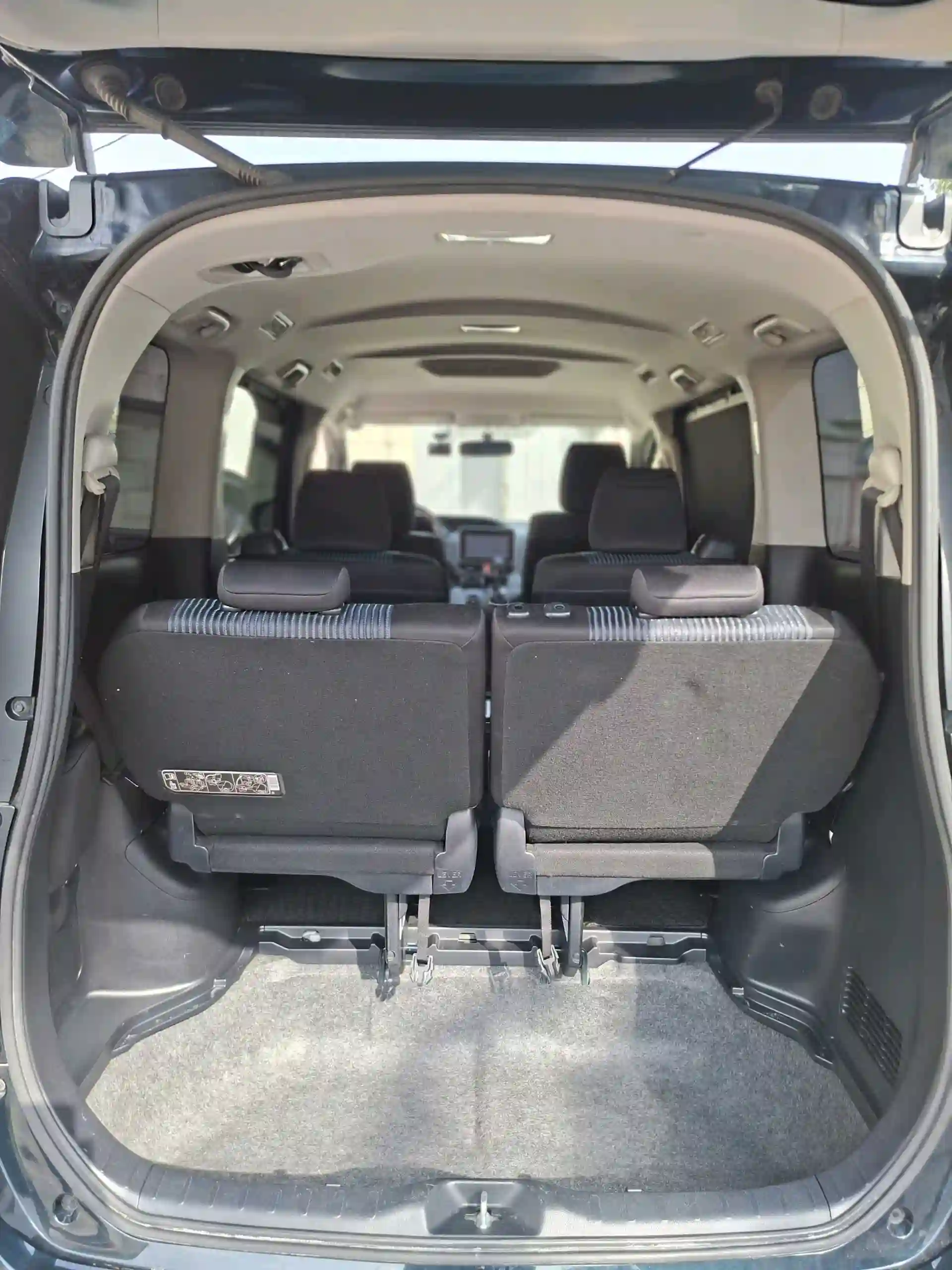 Toyota Voxy 2014 — миниатюра 30