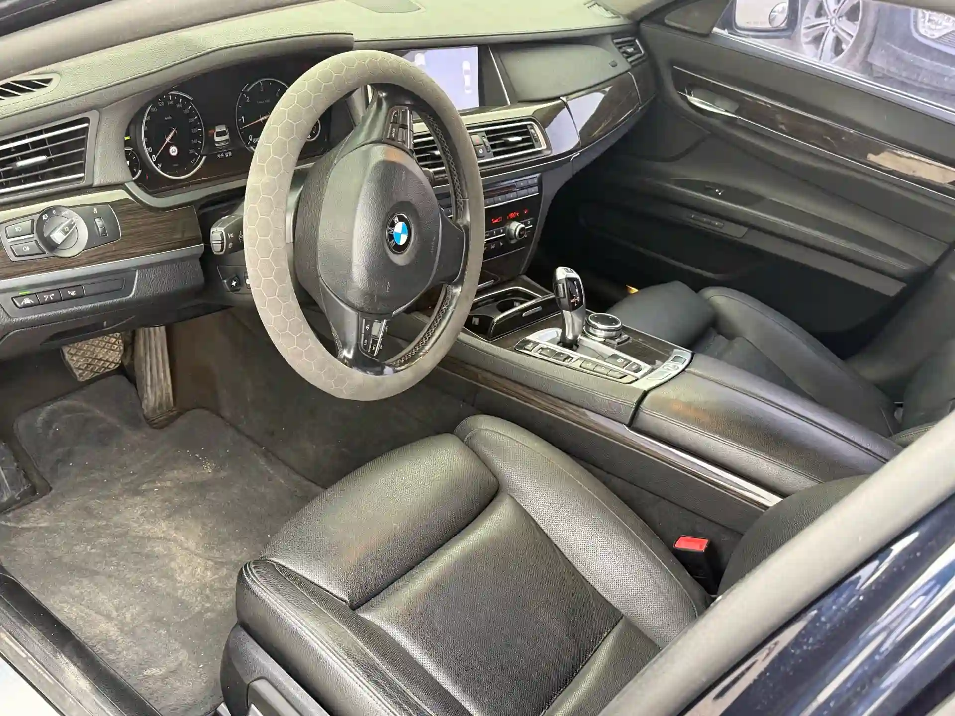 BMW 7 series 2014 — миниатюра 7