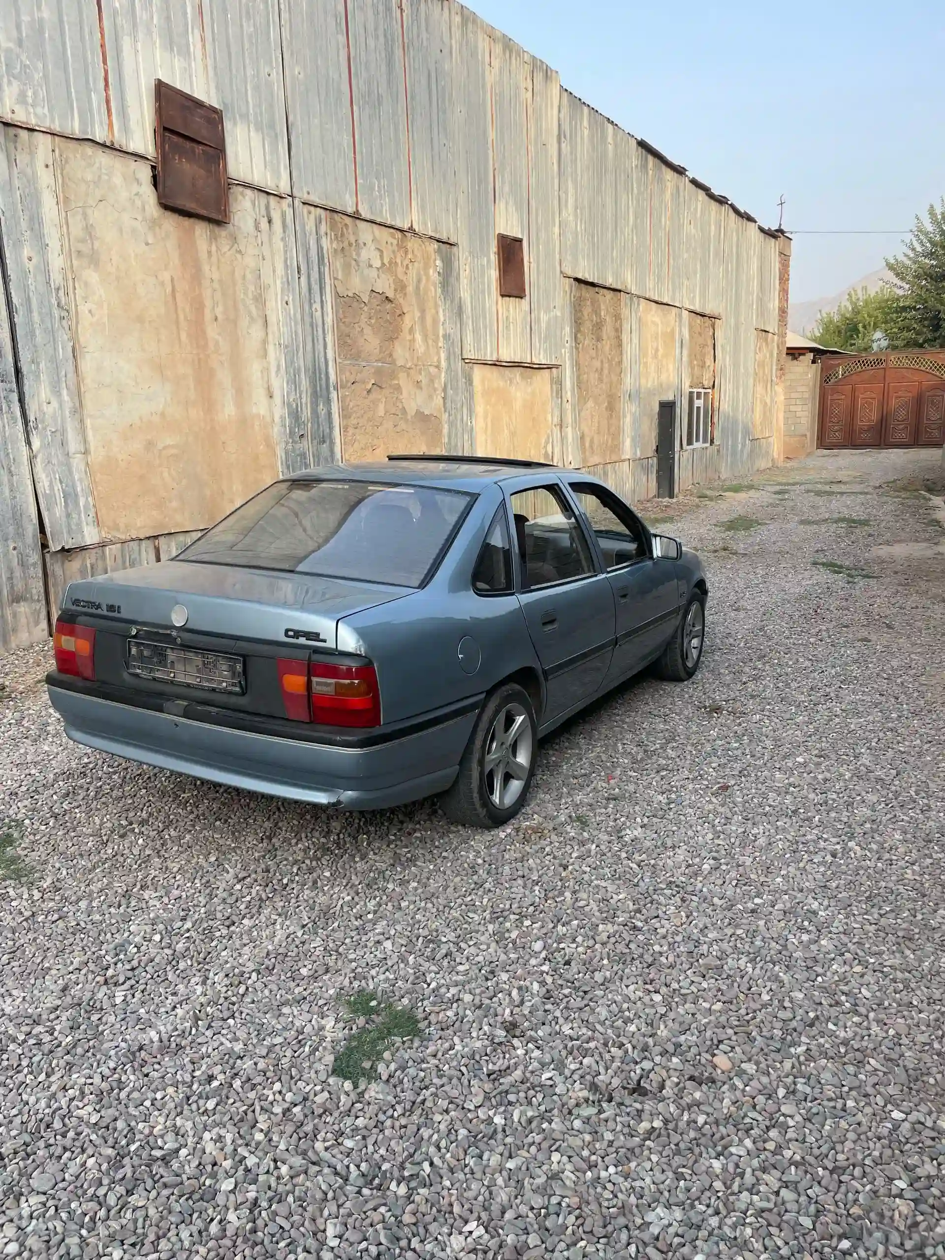 Opel Vectra a 1991 — миниатюра 3