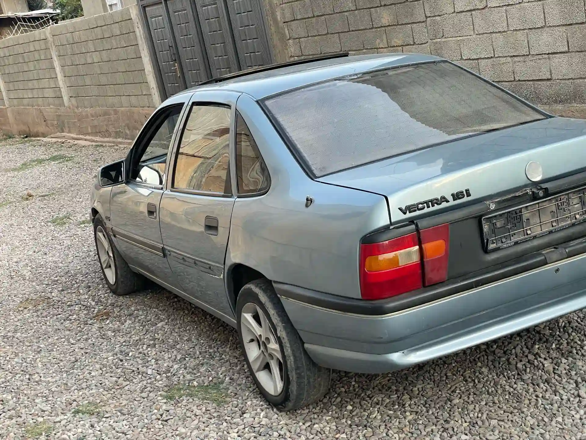 Opel Vectra a 1991 — миниатюра 4