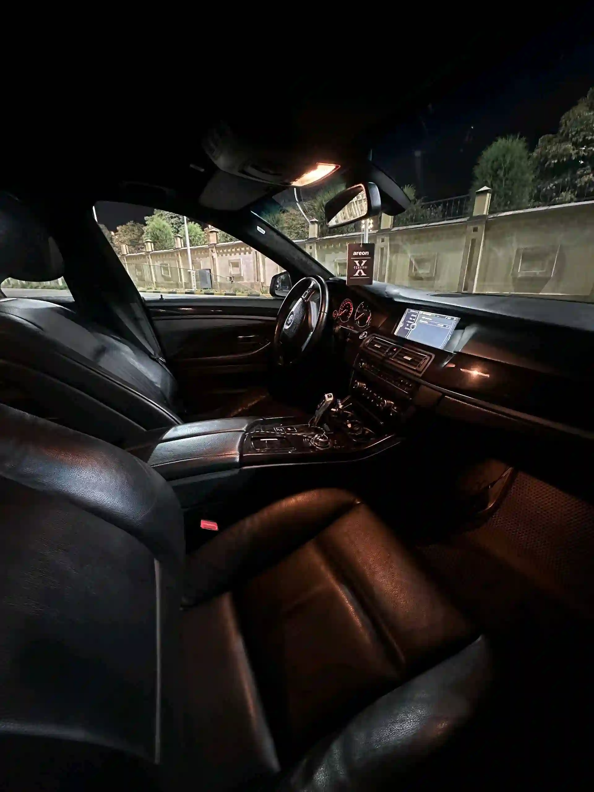 BMW 5 series 2011 — миниатюра 8